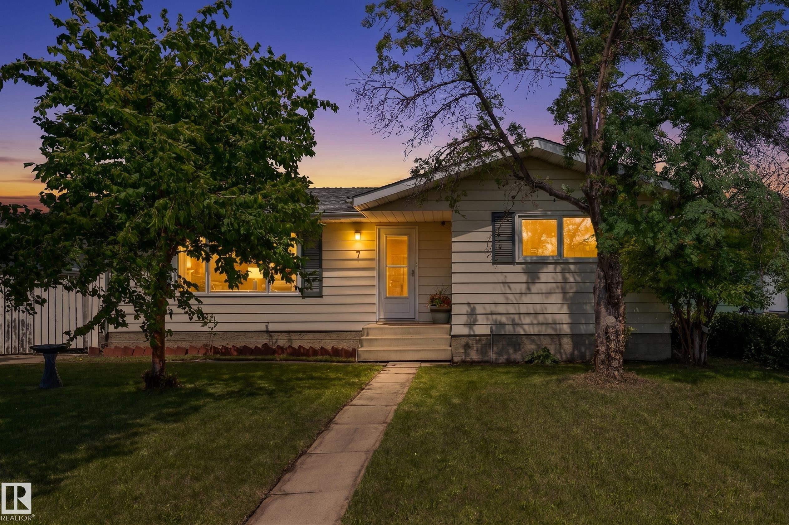 7 CAMELOT Crescent, Leduc, AB T9E 4L4