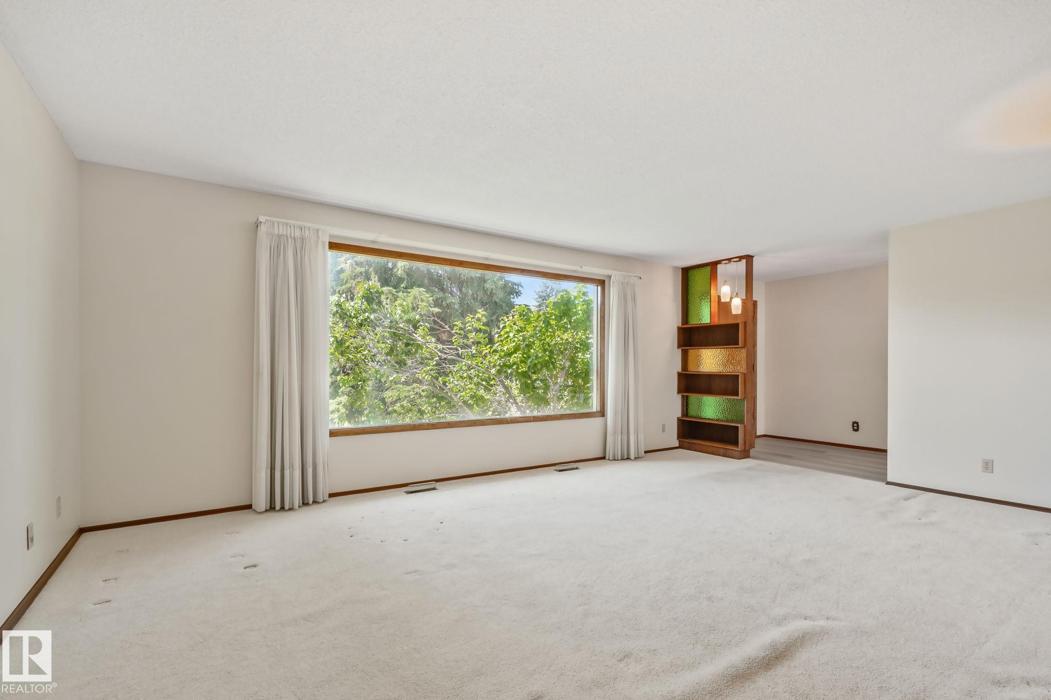 https://zimg.paragon.ice.com/ParagonImages/Property/PM/RAE/225410730/3/0/0/f0fb8a6ef60449ea93fd1ac0373948bb/1/9bf4e28bbf369d4c7594bbbac9f0490b/225410730-28265721-3f2f-479e-b091-9a2703e9d05a.JPG
