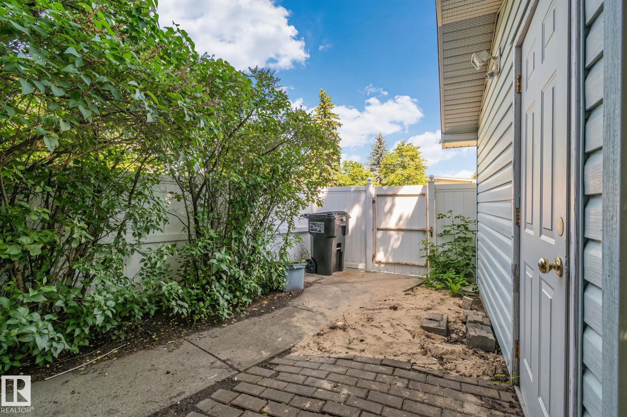 https://zimg.paragon.ice.com/ParagonImages/Property/PM/RAE/225410730/56/0/0/fb30893fd6963fec07d7f27d67313729/1/9bf4e28bbf369d4c7594bbbac9f0490b/225410730-924640d3-d29a-4d80-bcf7-dd0cea0676e3.JPG