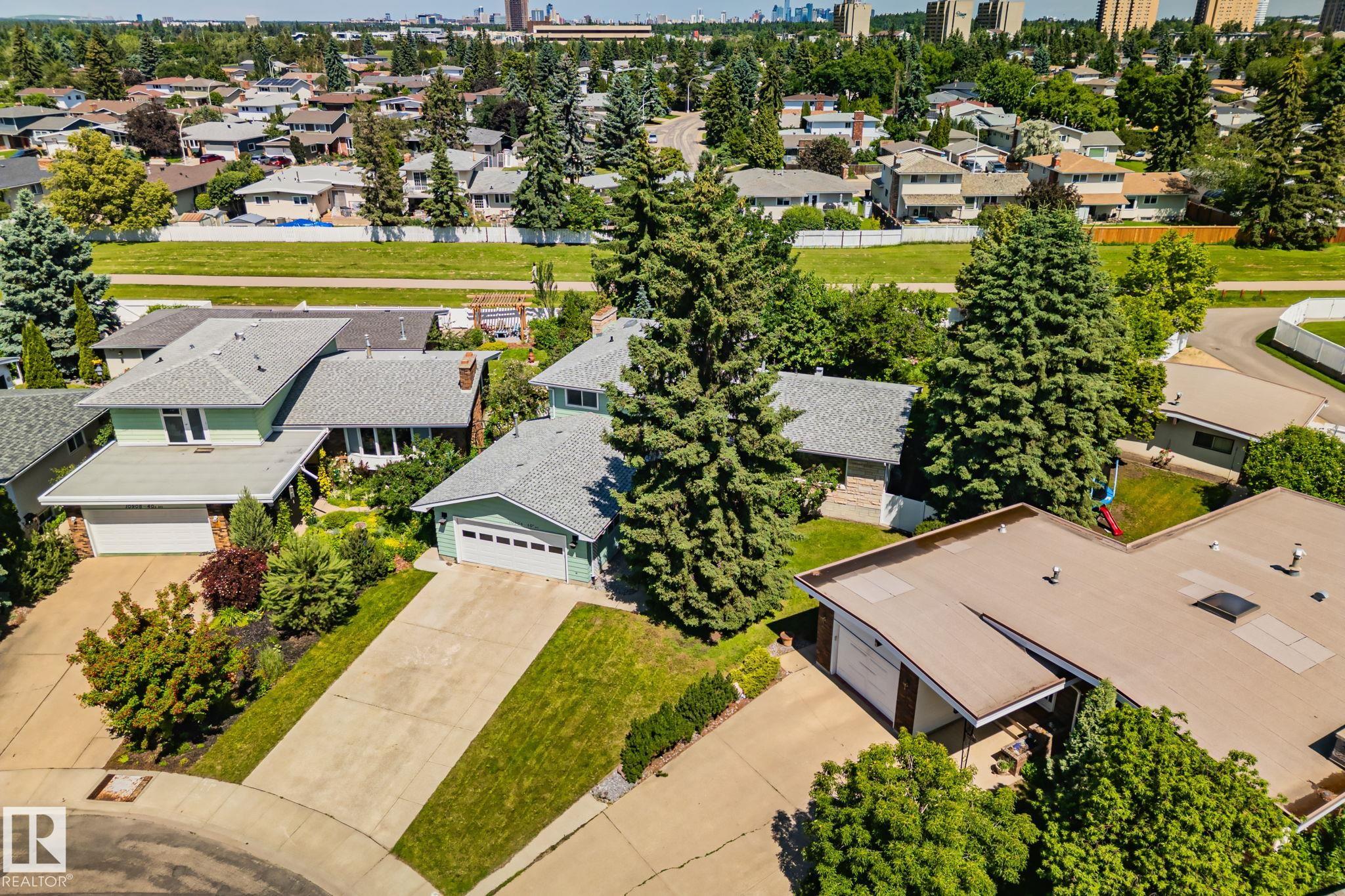 https://zimg.paragon.ice.com/ParagonImages/Property/PM/RAE/225410730/60/0/0/59d37f004bbadec661d49c0ba01a3795/1/9bf4e28bbf369d4c7594bbbac9f0490b/225410730-52e7e5ed-c1e3-4df6-8361-bd1838cc135d.JPG