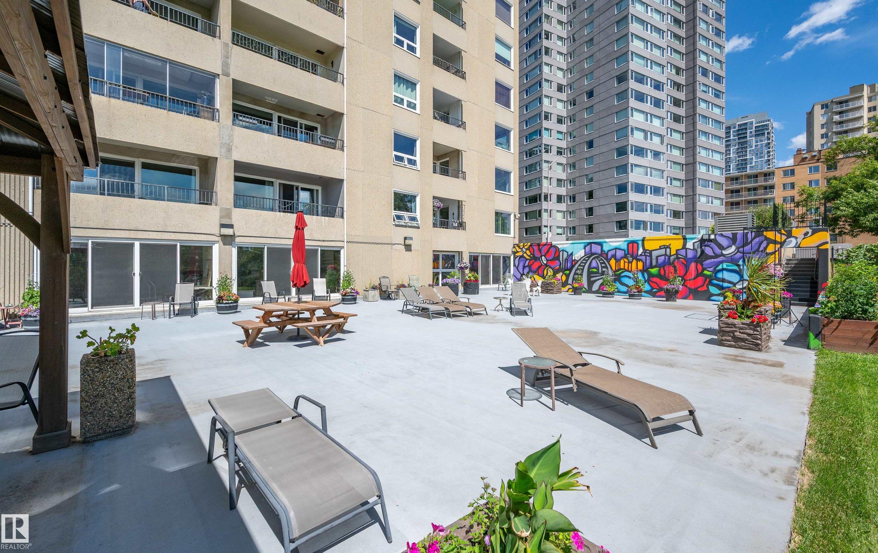 https://zimg.paragon.ice.com/ParagonImages/Property/PM/RAE/225410739/32/0/0/49a346fa5f5f37dcda9f5f4ef8641b1f/1/4a8e73e983a3daac881e3f7633045be3/225410739-ce7b452c-a583-4c7c-9ec0-1182b7df671d.JPG