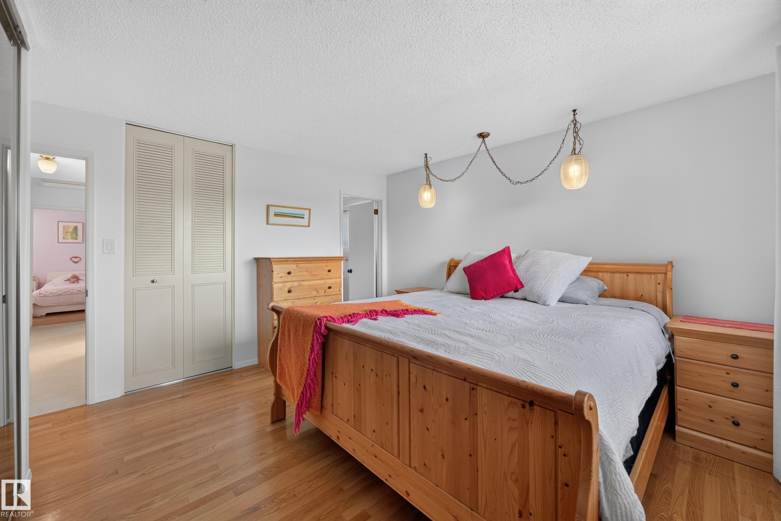 https://zimg.paragon.ice.com/ParagonImages/Property/PM/RAE/225410744/15/0/0/d9512992d1cbe6ed79f9ba310840798f/1/105a87af02df9501ee6b3125ab8b7737/225410744-7c8b9c95-29b9-433e-8d9c-876ed20e53fd.JPG