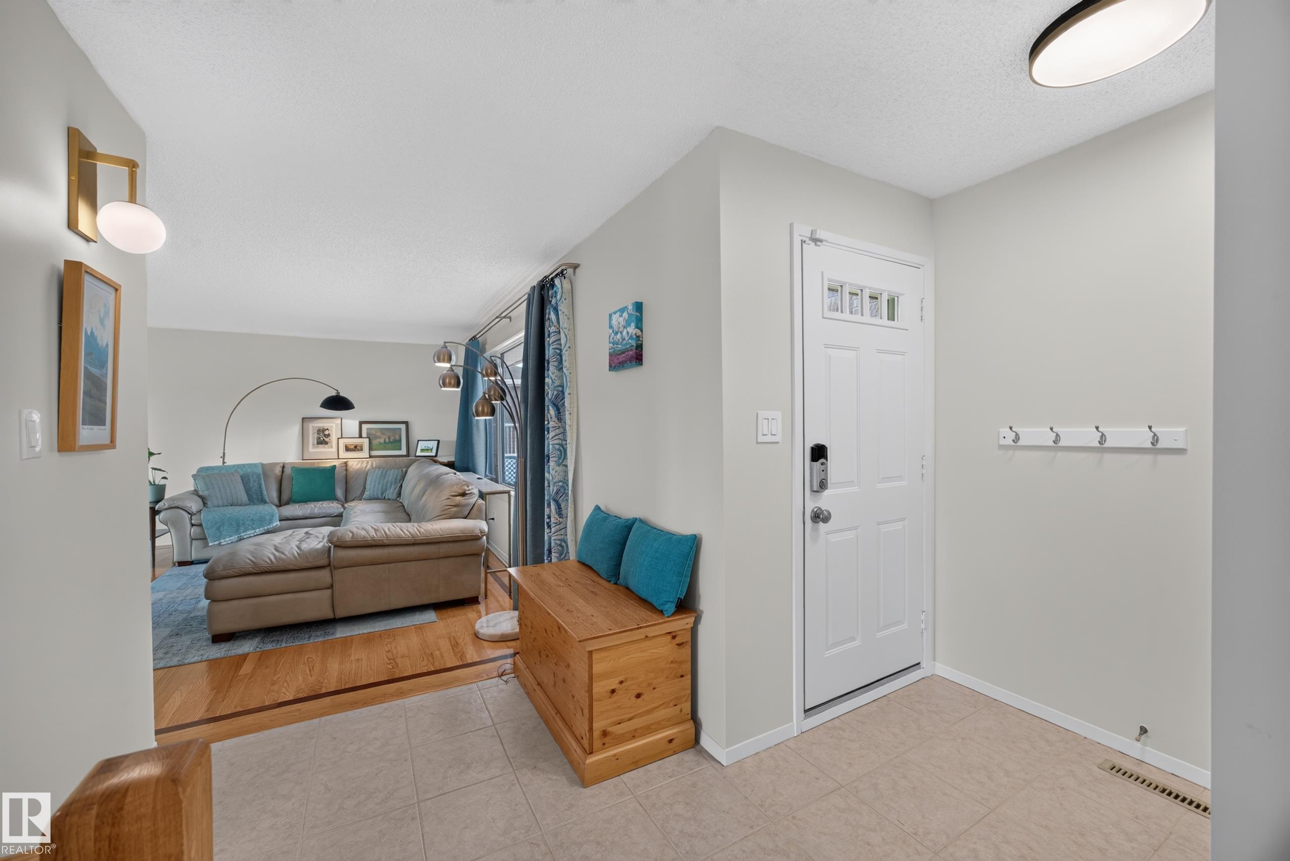 https://zimg.paragon.ice.com/ParagonImages/Property/PM/RAE/225410744/21/0/0/cf5f0271d119ca9118ec0274a13f683f/1/105a87af02df9501ee6b3125ab8b7737/225410744-866b3ef6-5da3-4459-aaeb-e097908cbbc2.JPG
