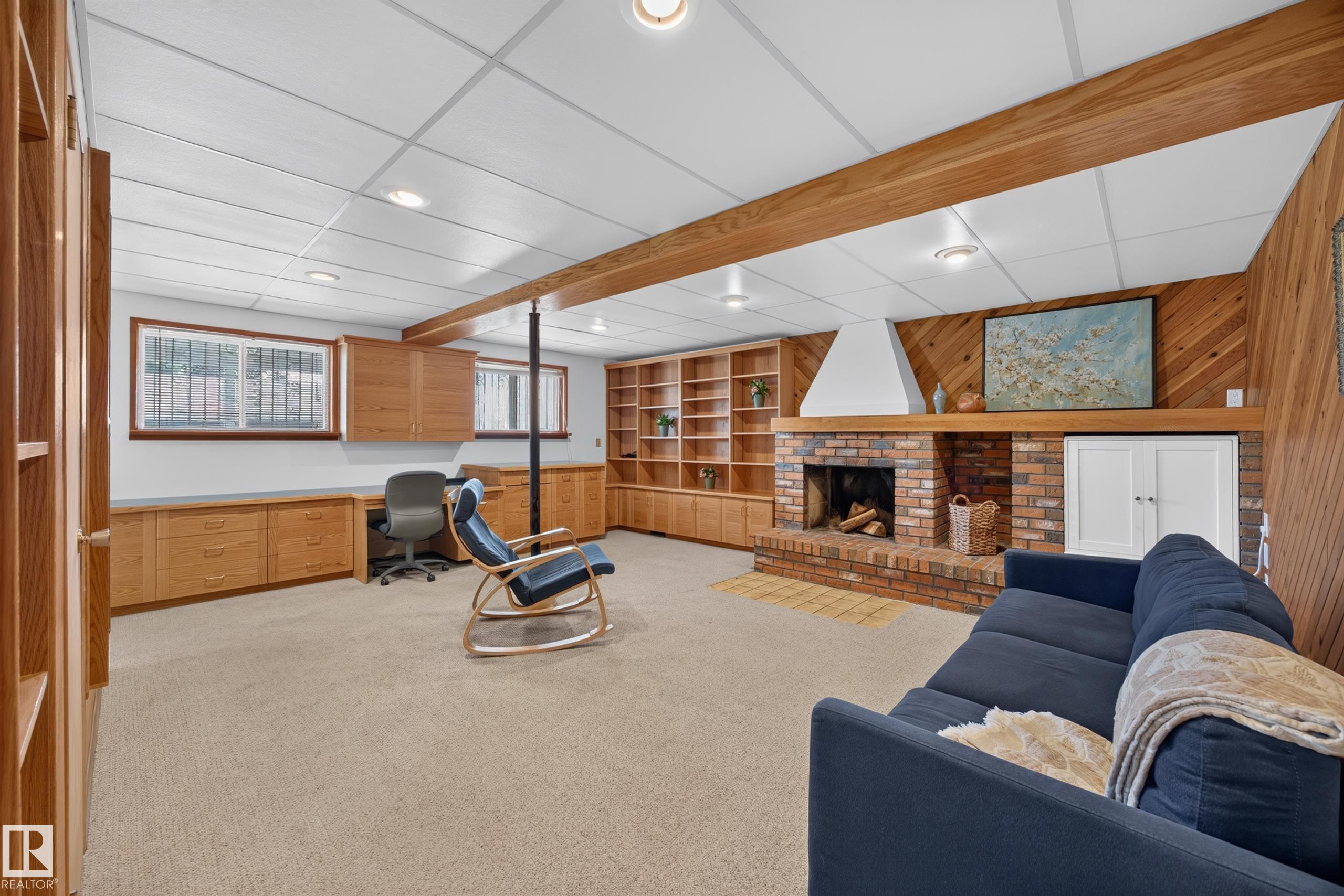 https://zimg.paragon.ice.com/ParagonImages/Property/PM/RAE/225410744/23/0/0/f0e3d2f06497636201d47b086cfbc6aa/1/105a87af02df9501ee6b3125ab8b7737/225410744-f59ec16b-16a7-4ca4-9467-a79818d7f921.JPG