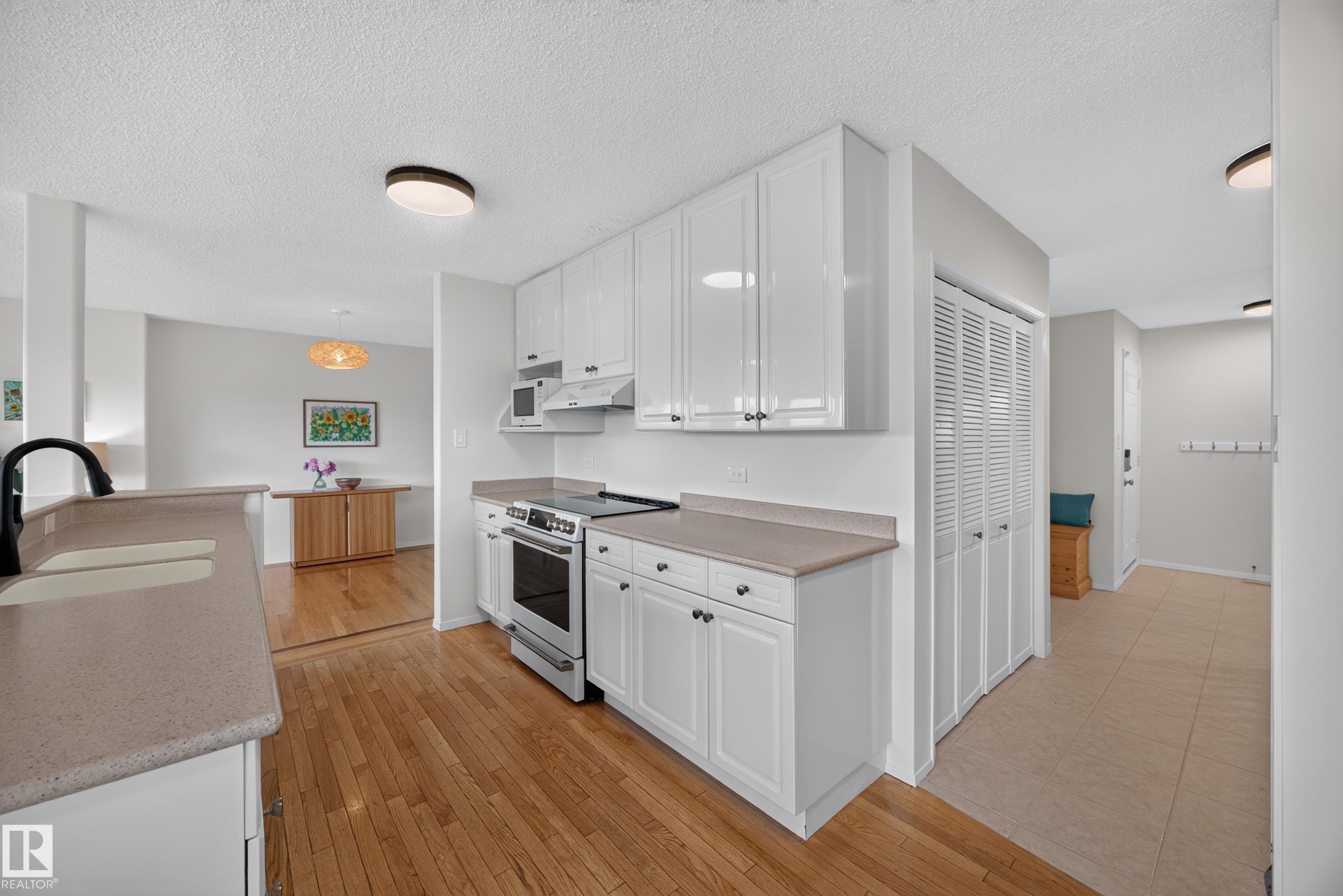 https://zimg.paragon.ice.com/ParagonImages/Property/PM/RAE/225410744/3/0/0/96a3d4df71ae03c8ba38ad904dedfbe9/1/105a87af02df9501ee6b3125ab8b7737/225410744-ea16301e-daac-45ed-bb73-7a313930644a.JPG