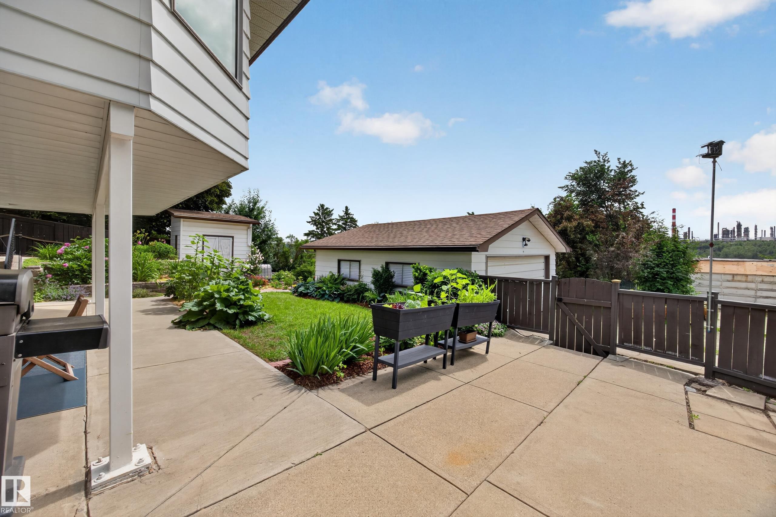 https://zimg.paragon.ice.com/ParagonImages/Property/PM/RAE/225410744/37/0/0/2f72361824c42258b9e5a1b0ba338881/1/105a87af02df9501ee6b3125ab8b7737/225410744-e58dff78-856d-4b64-846f-68e7e8ce111c.JPG