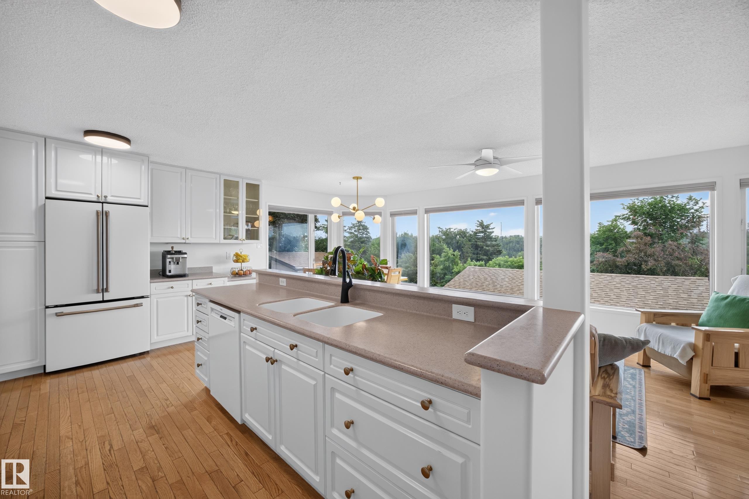 https://zimg.paragon.ice.com/ParagonImages/Property/PM/RAE/225410744/5/0/0/e8109755314426fcaa6f70e57d8691ad/1/105a87af02df9501ee6b3125ab8b7737/225410744-7f2a10e2-8225-40fb-88fc-412cf47c2764.JPG