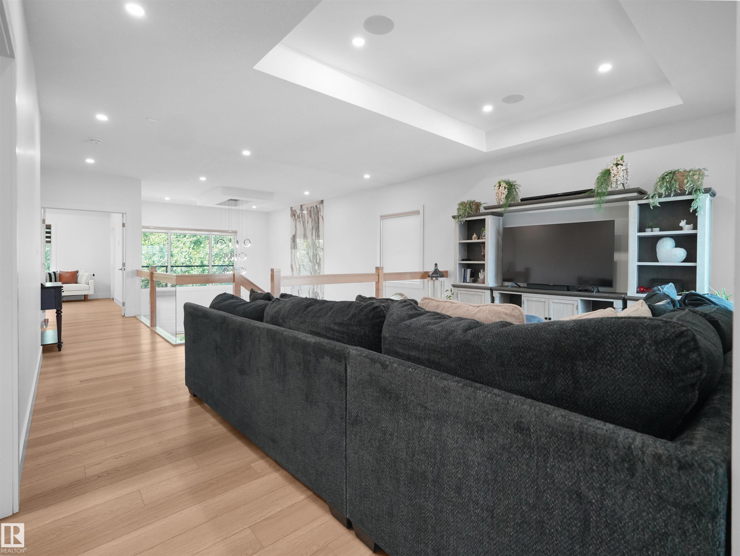 https://zimg.paragon.ice.com/ParagonImages/Property/PM/RAE/225410749/23/0/0/3758baf153dbf91d867a04bd400a9577/1/fffd2da5ce956348dfdeedc8c722aa71/225410749-219e1585-a195-4cbc-908f-febeaa3163a8.JPG