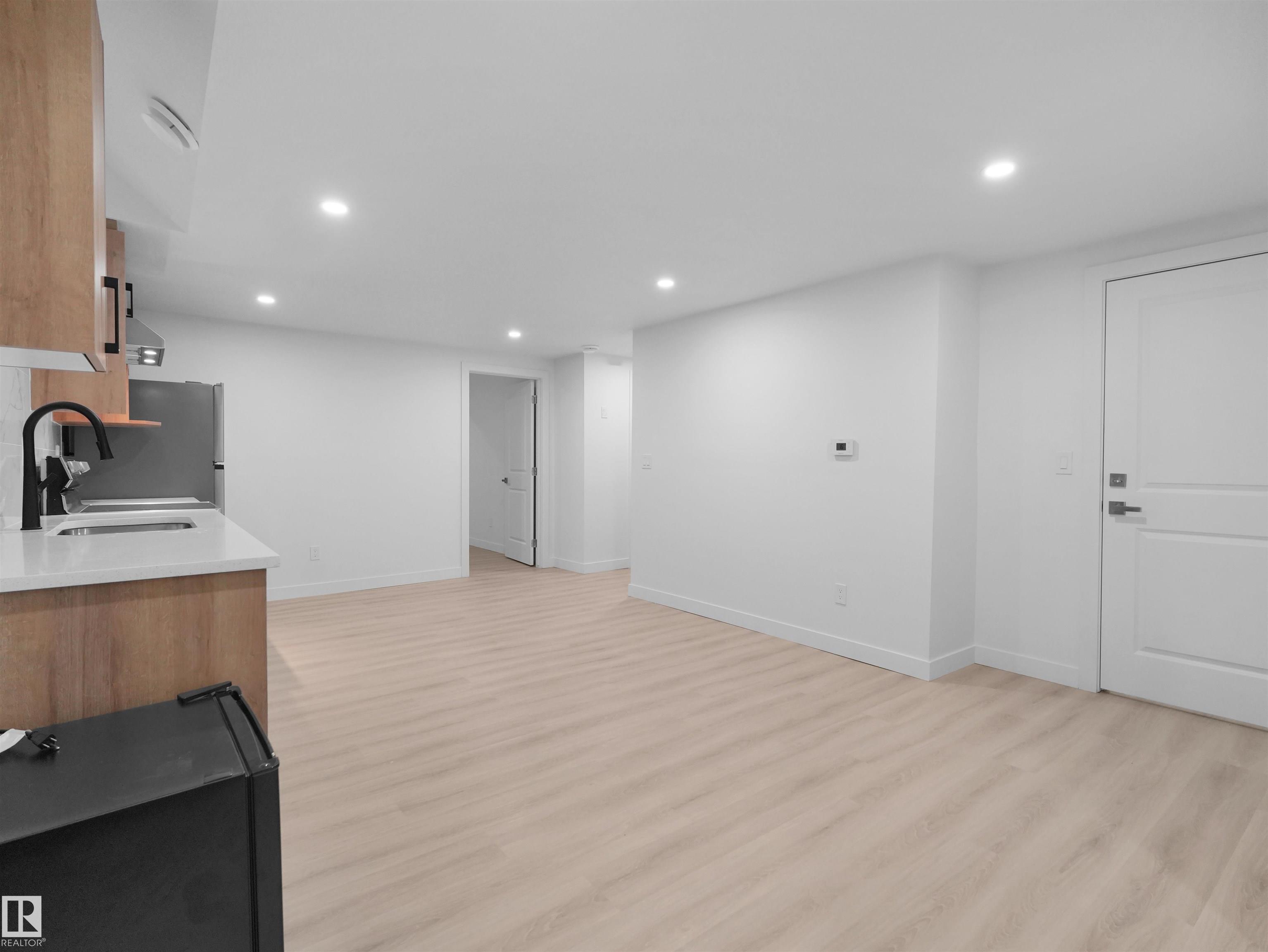 https://zimg.paragon.ice.com/ParagonImages/Property/PM/RAE/225410749/34/0/0/9c4020f0dba25b9768fed9566a0693db/1/fffd2da5ce956348dfdeedc8c722aa71/225410749-27052b50-7212-4c08-8410-838ad8f0a3d0.JPG