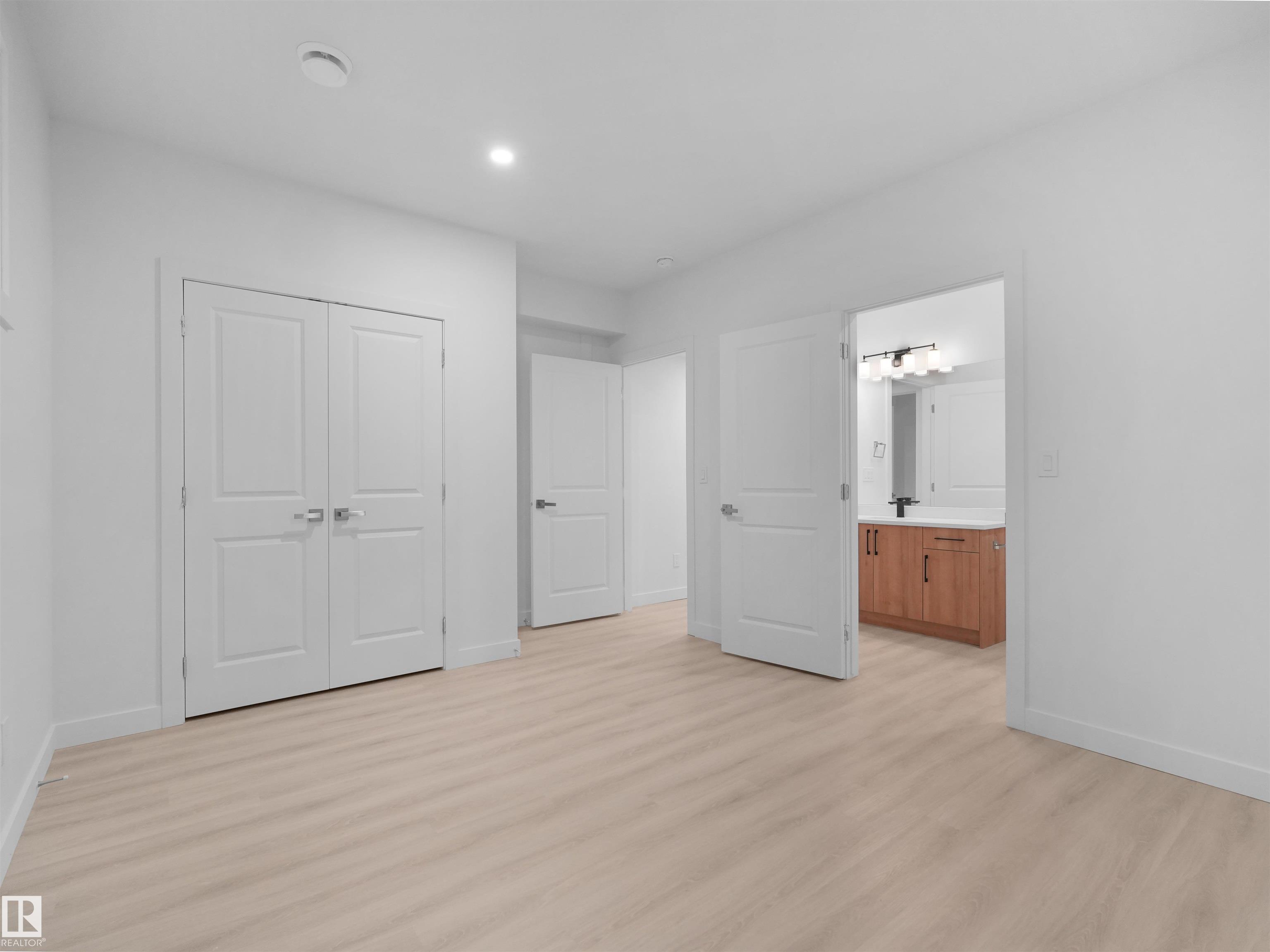 https://zimg.paragon.ice.com/ParagonImages/Property/PM/RAE/225410749/40/0/0/4e7bfd1b086a6543c4c6ab11332ac073/1/fffd2da5ce956348dfdeedc8c722aa71/225410749-a756a689-eefb-4302-a1e5-ad7bb1e05e7b.JPG