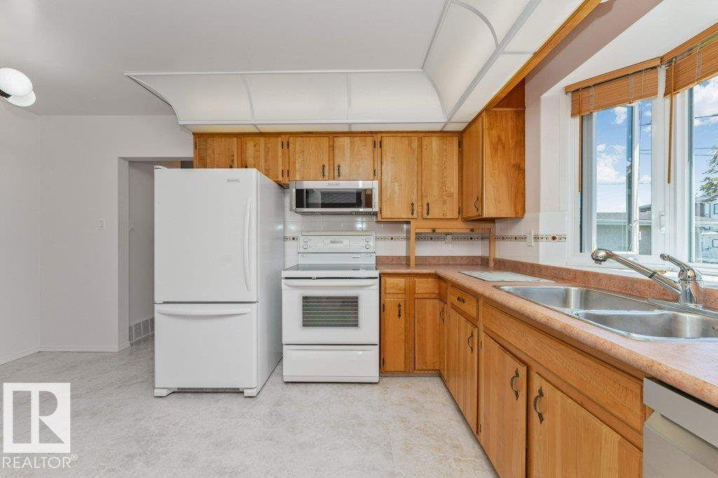 Photo 15 at 11415 56 Avenue NW, Lendrum Place, Edmonton