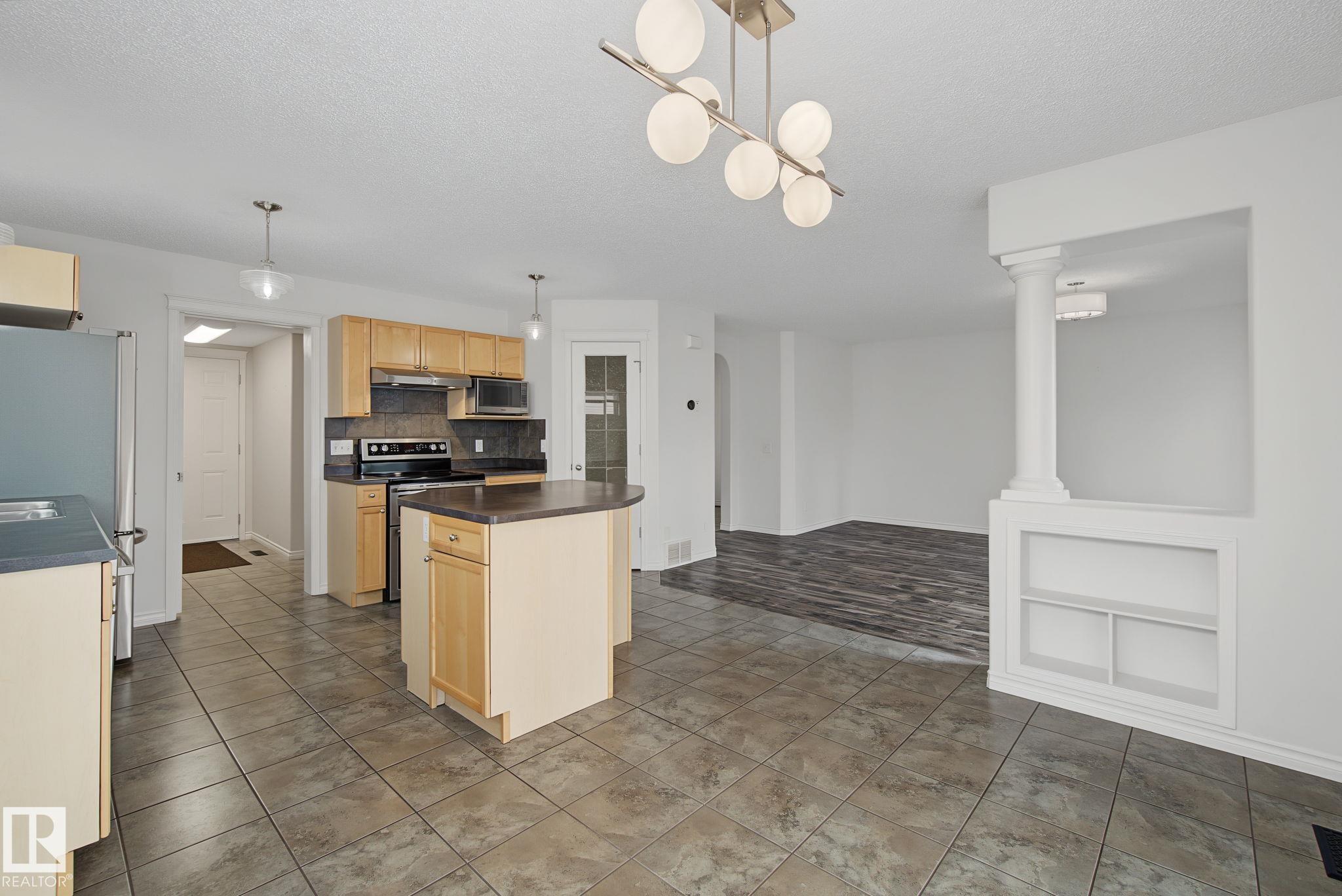 https://zimg.paragon.ice.com/ParagonImages/Property/PM/RAE/225410763/19/0/0/d9560c19c8964c4b46145c7560d8957e/1/801e559ed5e610ced963edccf3de9b82/225410763-9901ddc9-e117-412a-bd49-e985364f6463.JPG