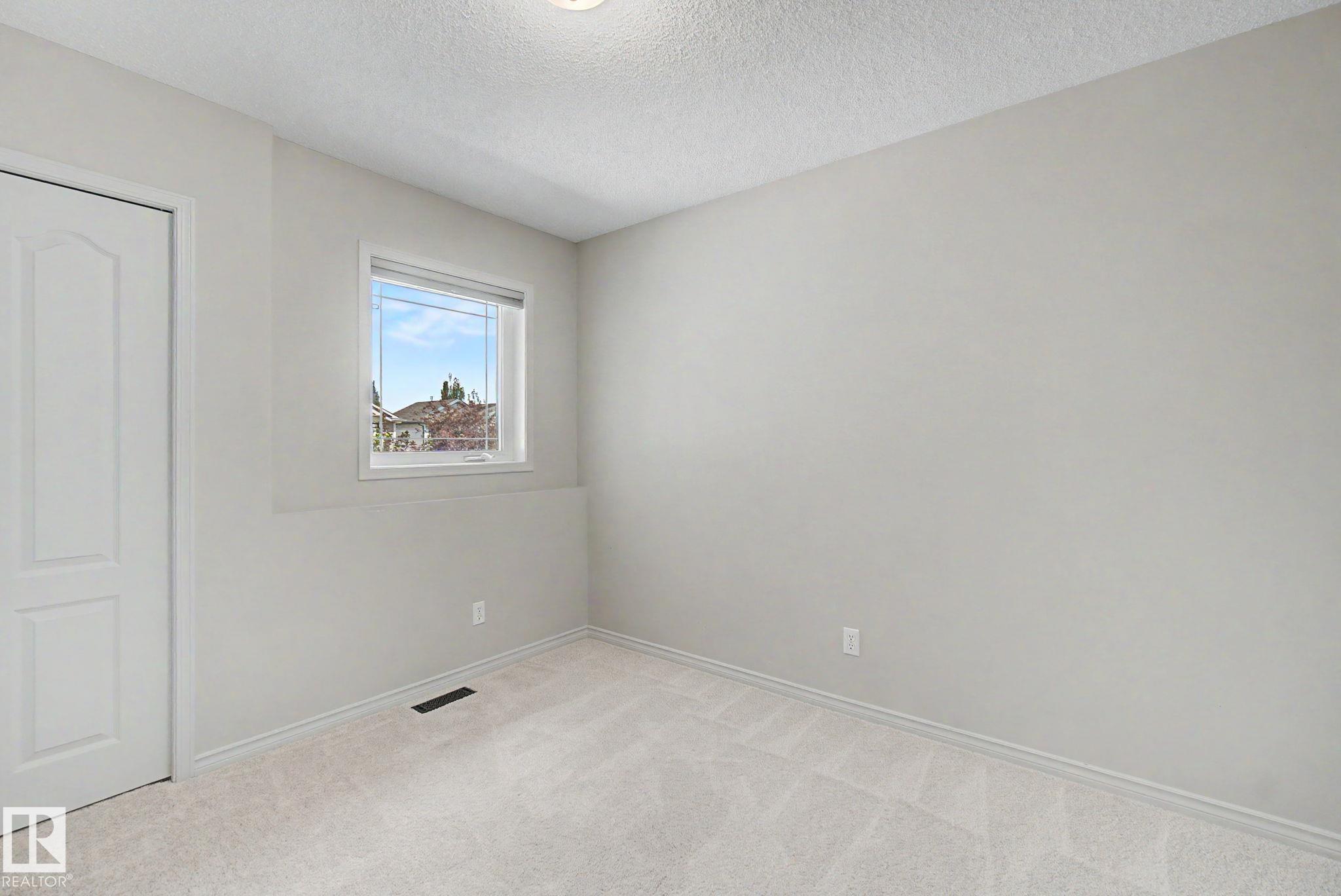 https://zimg.paragon.ice.com/ParagonImages/Property/PM/RAE/225410763/34/0/0/e46d4f4db60c309fb4af008a6c0f1a96/1/801e559ed5e610ced963edccf3de9b82/225410763-dbeb5acd-216b-444a-8f52-d995d4ecadba.JPG