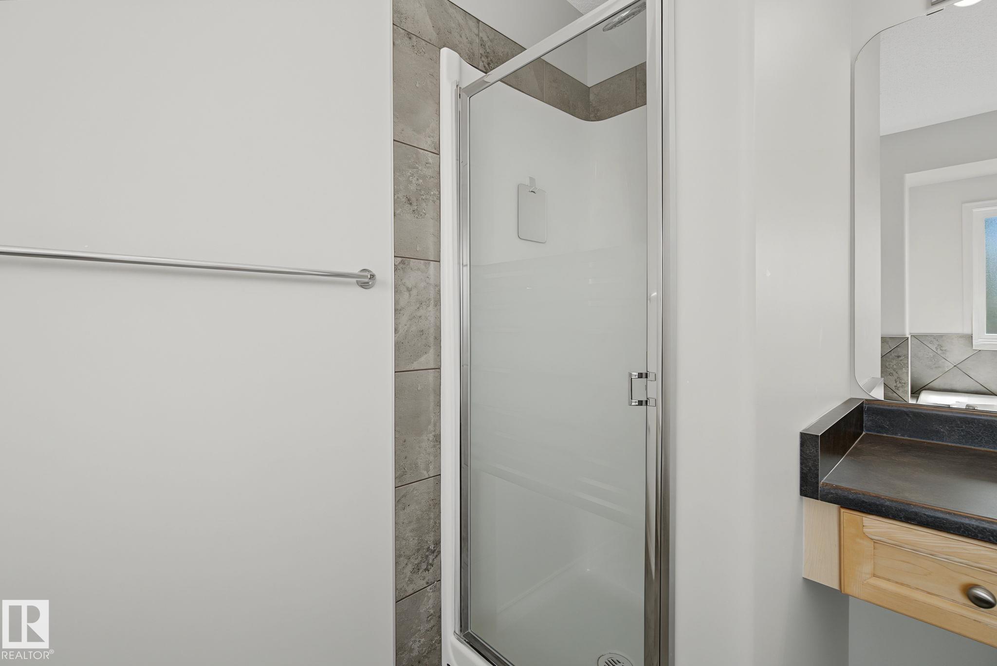 https://zimg.paragon.ice.com/ParagonImages/Property/PM/RAE/225410763/43/0/0/efc293e24d3b2cc89268db5da53bdb5b/1/801e559ed5e610ced963edccf3de9b82/225410763-f1da2c59-7010-4483-ac88-0f2f7582f62e.JPG