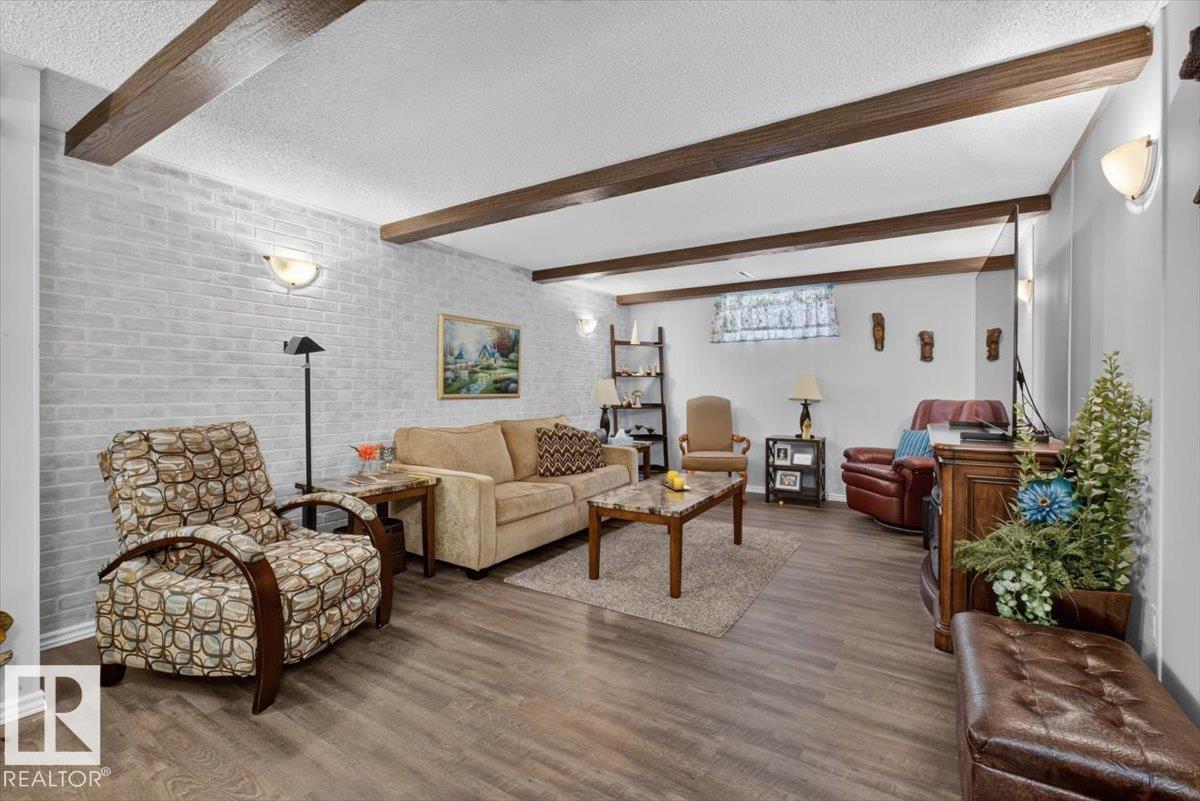 https://zimg.paragon.ice.com/ParagonImages/Property/PM/RAE/225410775/13/0/0/58c3a29dd57b5ba558d6a6f5625a9e5d/1/299db2e0120f851bb1d77181bf89dbd9/225410775-ba9557b0-8bd0-4f67-b33a-279dad5f34e1.JPG