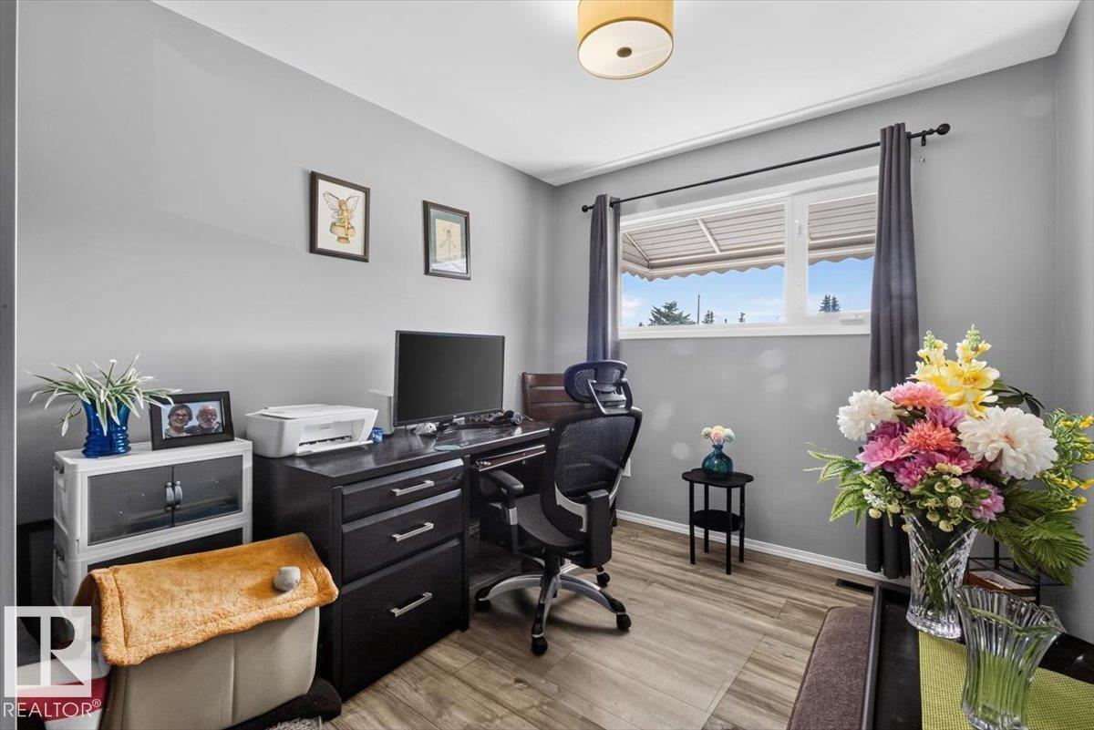 https://zimg.paragon.ice.com/ParagonImages/Property/PM/RAE/225410775/9/0/0/65fbb3a48085ea6cc7f16639a579cafb/1/299db2e0120f851bb1d77181bf89dbd9/225410775-81c7d3c9-05d5-45a3-8d7c-49c2c147ee55.JPG