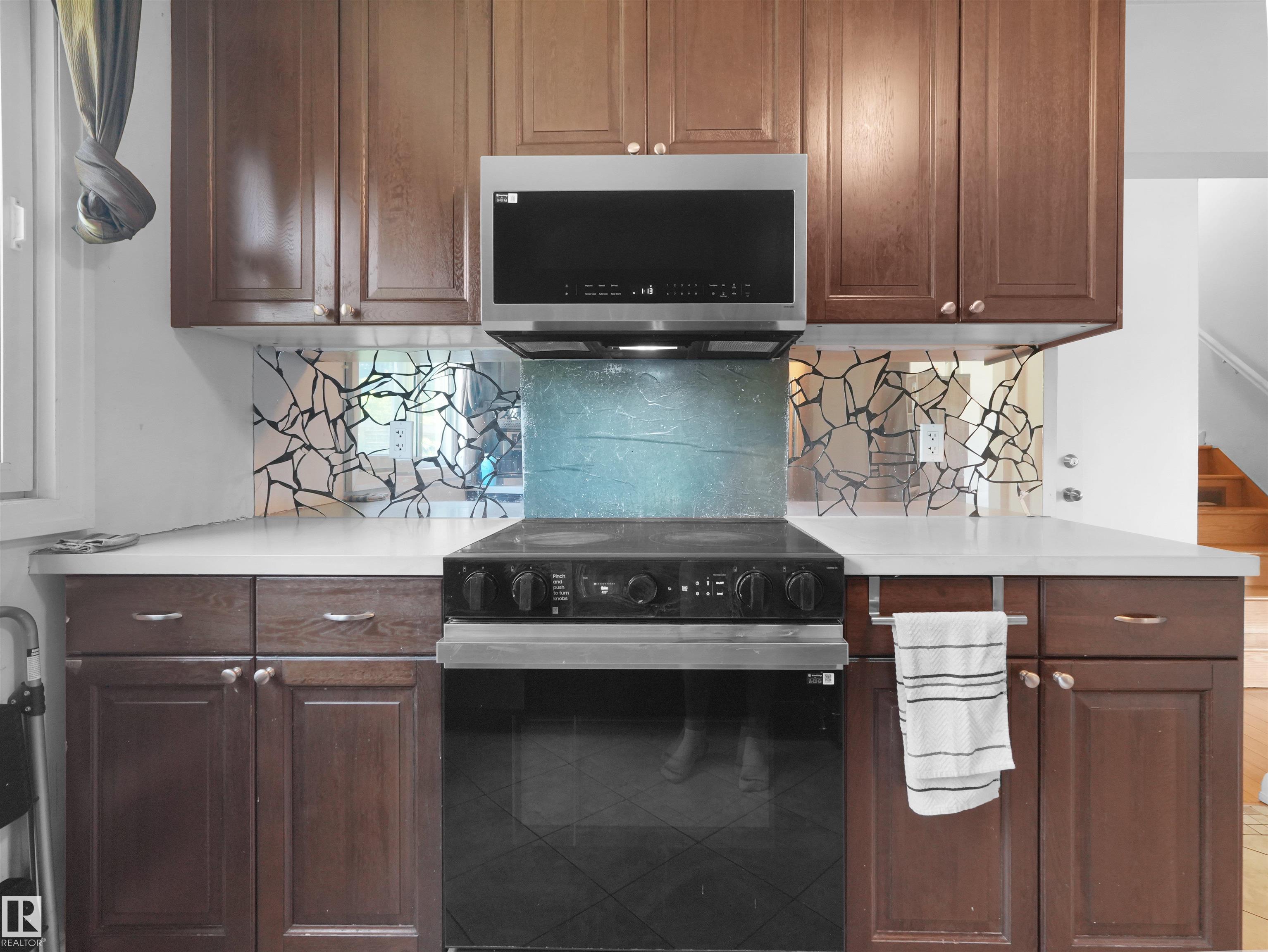 https://zimg.paragon.ice.com/ParagonImages/Property/PM/RAE/225410777/18/0/0/09cf47deb3be5793d291b0540db4432a/1/8ffccb03959b673da48f92d343fd7be2/225410777-aa1a4379-1b87-4d15-b277-c8c9ec1d9c32.JPG