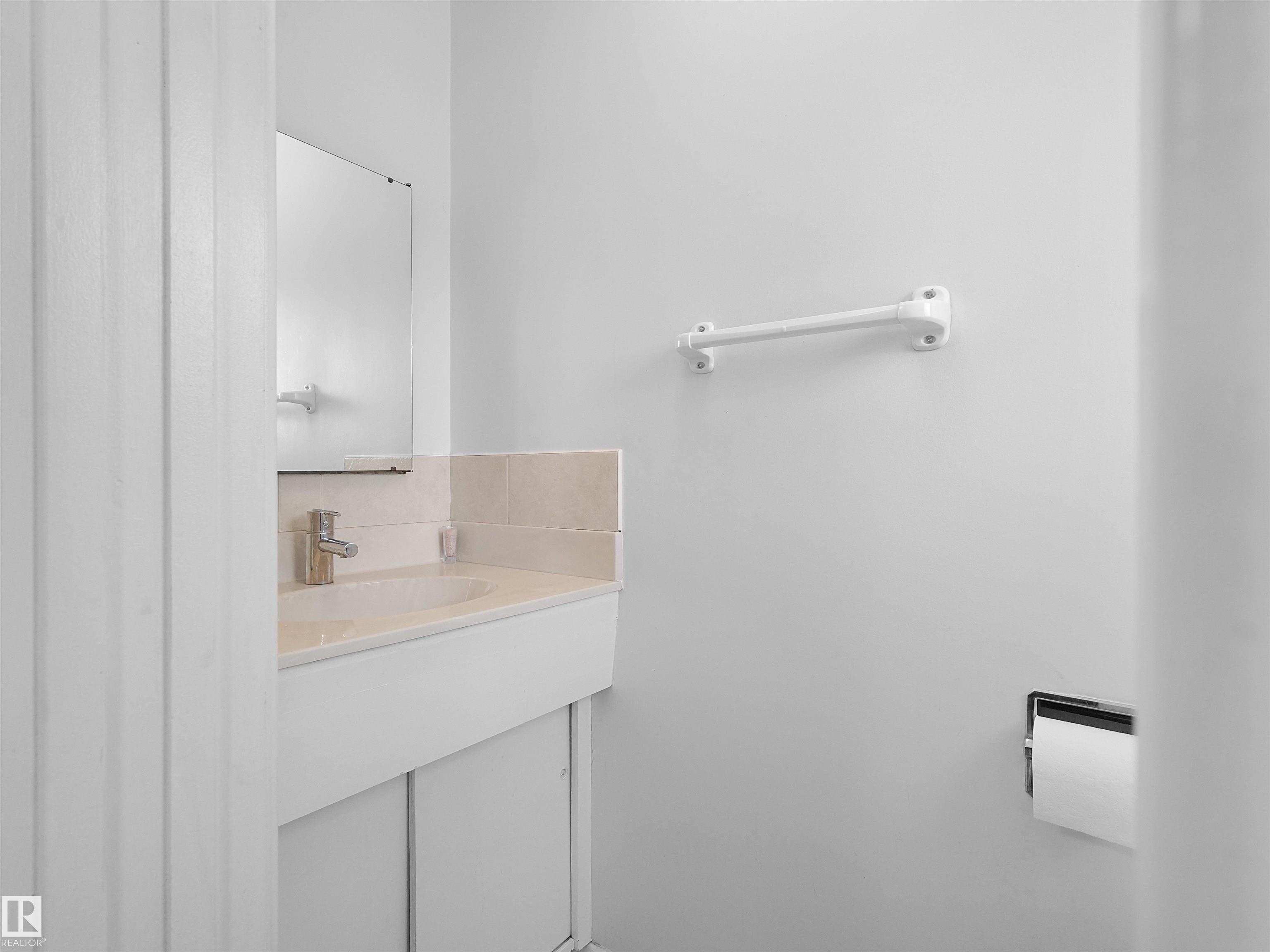 https://zimg.paragon.ice.com/ParagonImages/Property/PM/RAE/225410777/31/0/0/dbedc92110110cadd64e9705c8ce7e46/1/8ffccb03959b673da48f92d343fd7be2/225410777-0de0f6c1-4861-4c70-ae5e-9341e9d35628.JPG