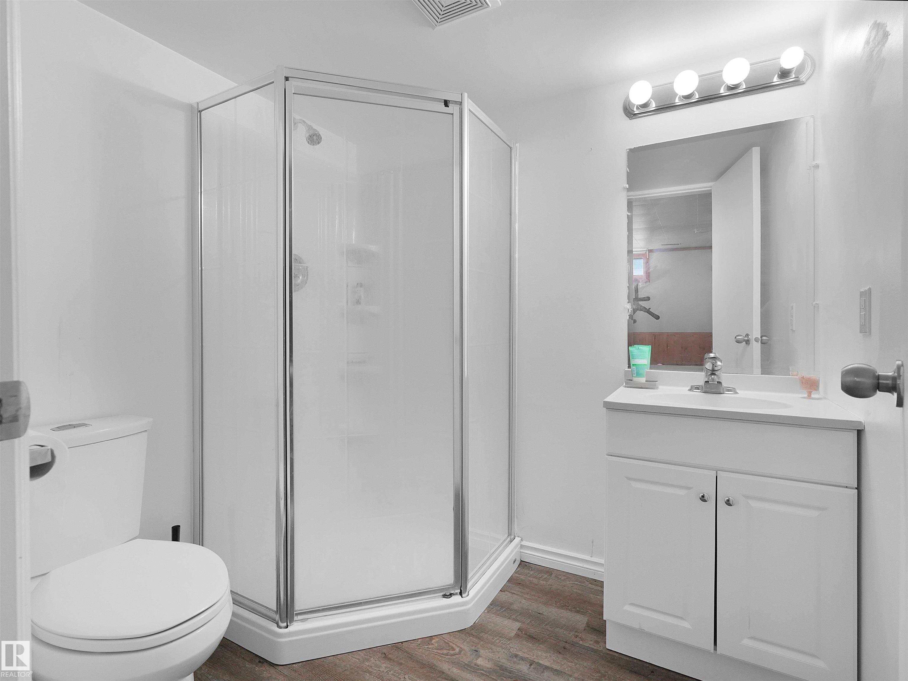 https://zimg.paragon.ice.com/ParagonImages/Property/PM/RAE/225410777/40/0/0/7092b946dcd218f5cccd3760c614998c/1/8ffccb03959b673da48f92d343fd7be2/225410777-15411f29-8468-4e71-8c30-ffcb40c354e9.JPG