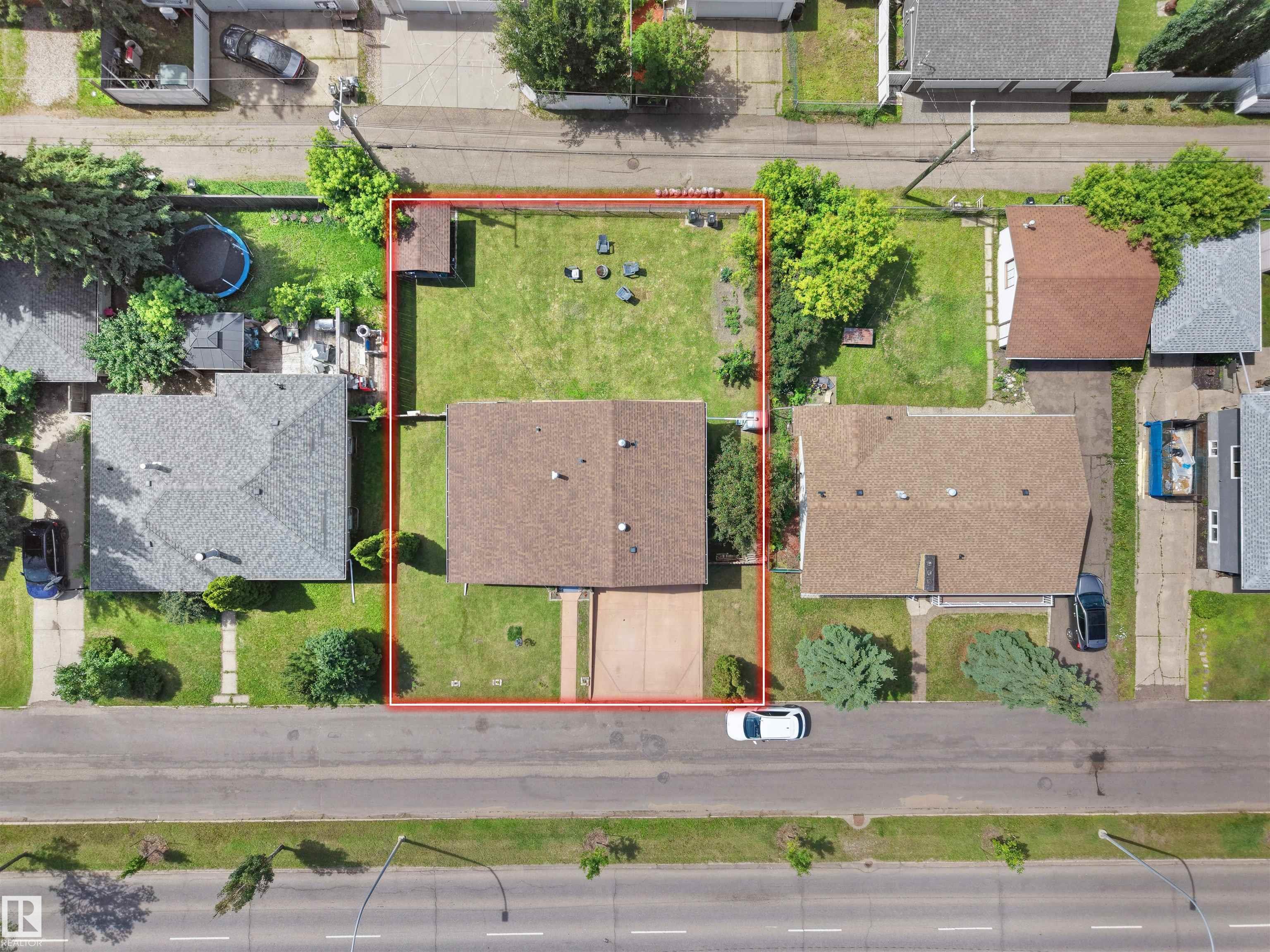 https://zimg.paragon.ice.com/ParagonImages/Property/PM/RAE/225410777/43/0/0/a3d04bc267e65c925b1a86fcf2905d5f/1/8ffccb03959b673da48f92d343fd7be2/225410777-bbb80d73-d4d8-4432-9d2d-07709628fbb7.JPG
