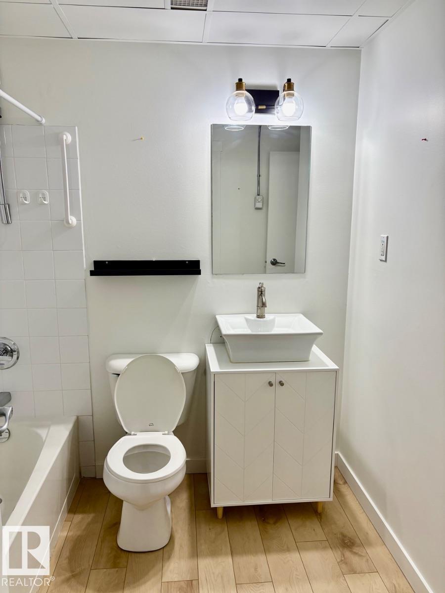 https://zimg.paragon.ice.com/ParagonImages/Property/PM/RAE/225410782/10/0/0/b7ce1a45ce5b963da9bb582f9c76099e/1/1f403c8670f7f15600c76fa1a25a3c67/225410782-2a115cd4-2f0a-42d5-a8d2-4e837b7ba1f5.JPG