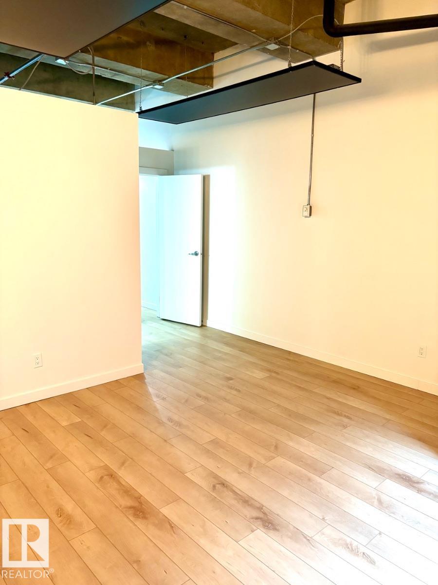 https://zimg.paragon.ice.com/ParagonImages/Property/PM/RAE/225410782/19/0/0/a676f80fe865df05da0f354bc209d099/1/1f403c8670f7f15600c76fa1a25a3c67/225410782-44a94755-dba2-4edc-b0ea-d5a2b05075fc.JPG