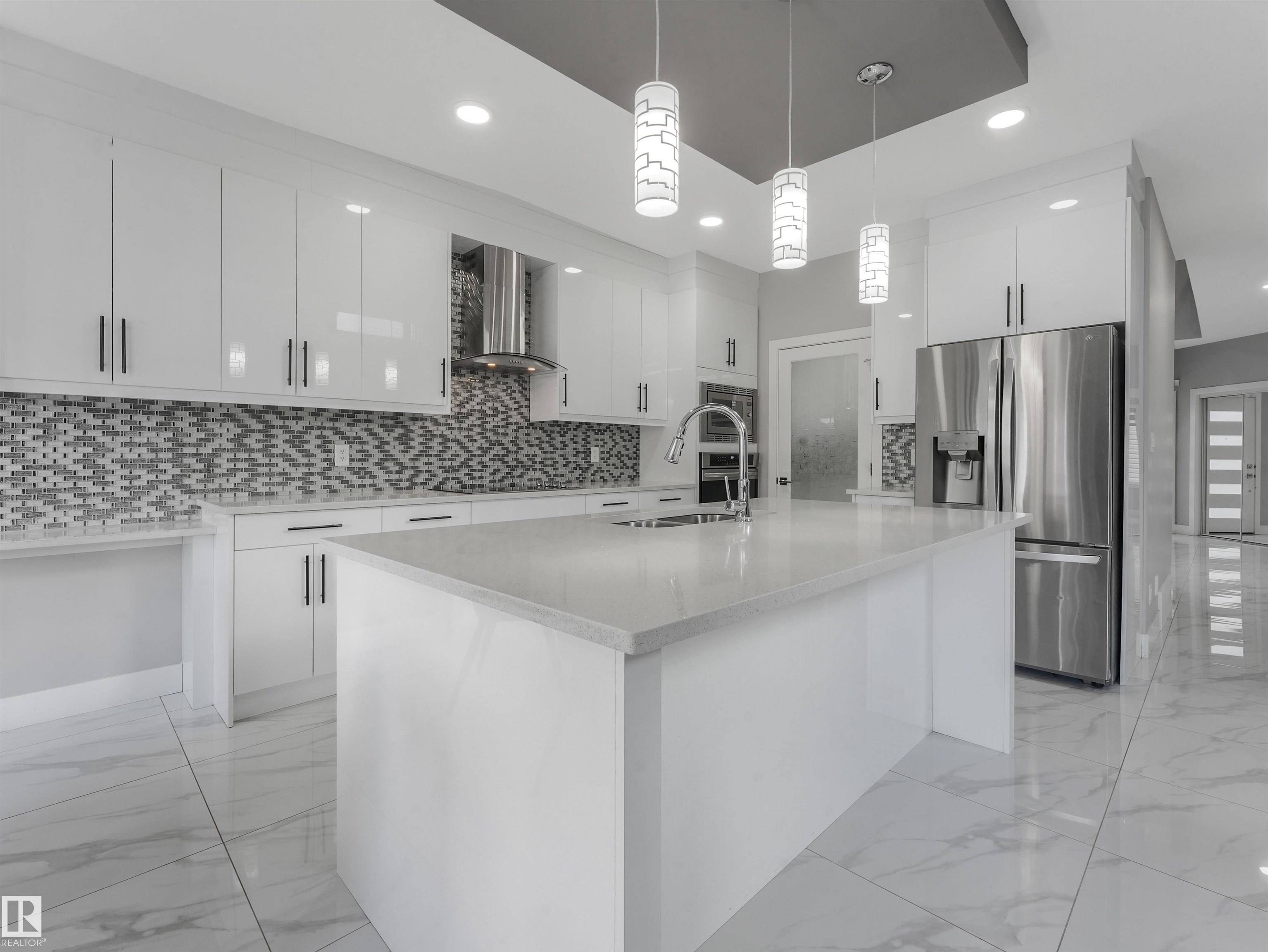 https://zimg.paragon.ice.com/ParagonImages/Property/PM/RAE/225410807/13/0/0/a232f9b439d0377f4080f6bd1754fc0f/1/6b086ebca0c2730a539f77e72fc72336/225410807-d0849ade-af91-47d0-bc5d-6fdf0ea6fcc9.JPG