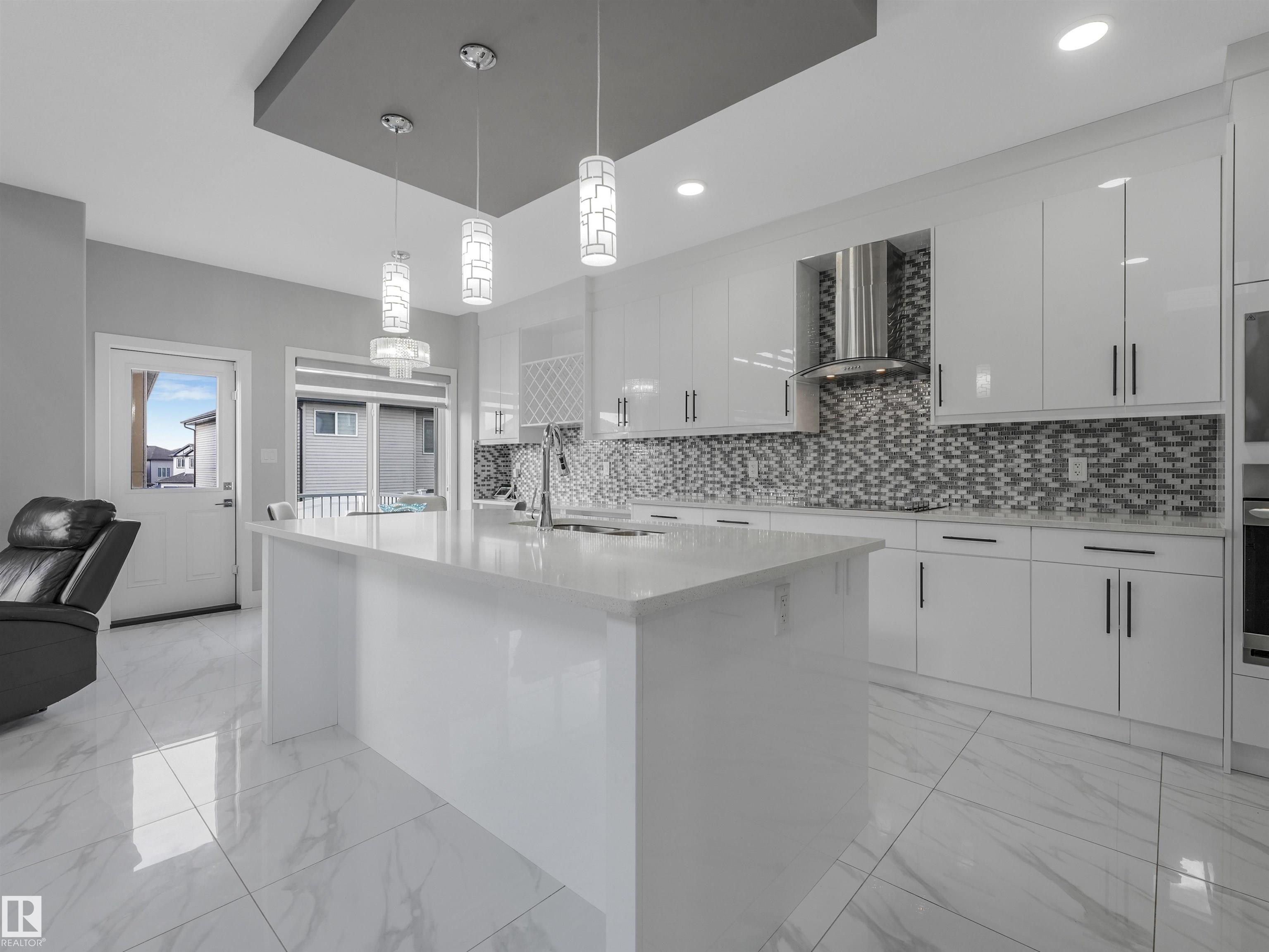 https://zimg.paragon.ice.com/ParagonImages/Property/PM/RAE/225410807/19/0/0/07bd96e5529080743d173bf4ccd495c0/1/6b086ebca0c2730a539f77e72fc72336/225410807-3b928f05-d4c7-4ac5-8a5a-4b569e056f89.JPG
