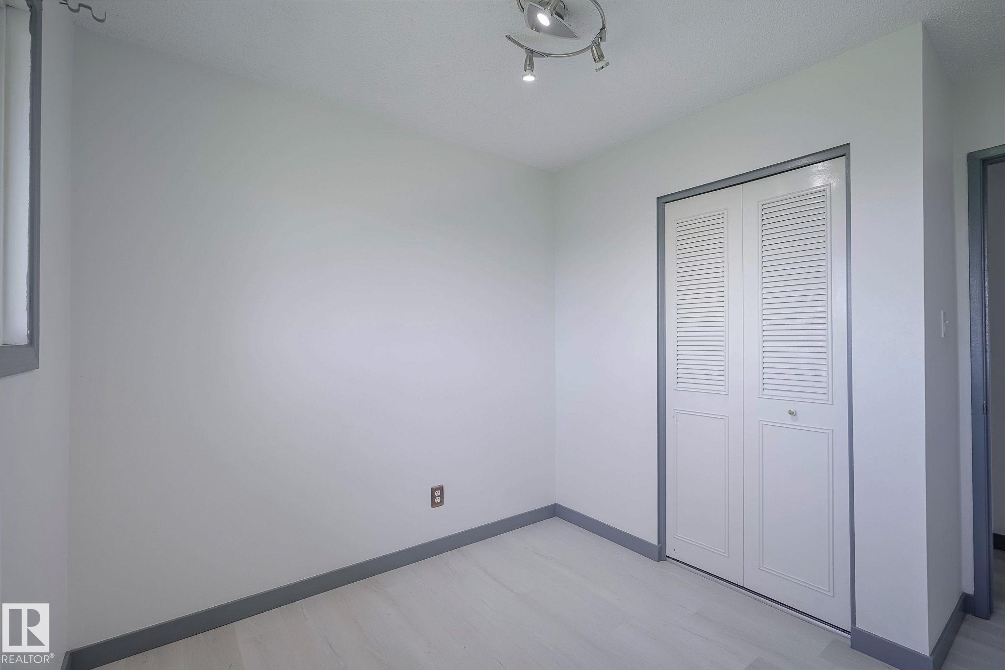 https://zimg.paragon.ice.com/ParagonImages/Property/PM/RAE/225410818/20/0/0/f847acb513a2d808c2b9885205c8ea57/1/4e450c5b7ec847c727b2156b639d1e44/225410818-306b8877-a898-4d60-8bc8-84402b796324.JPG