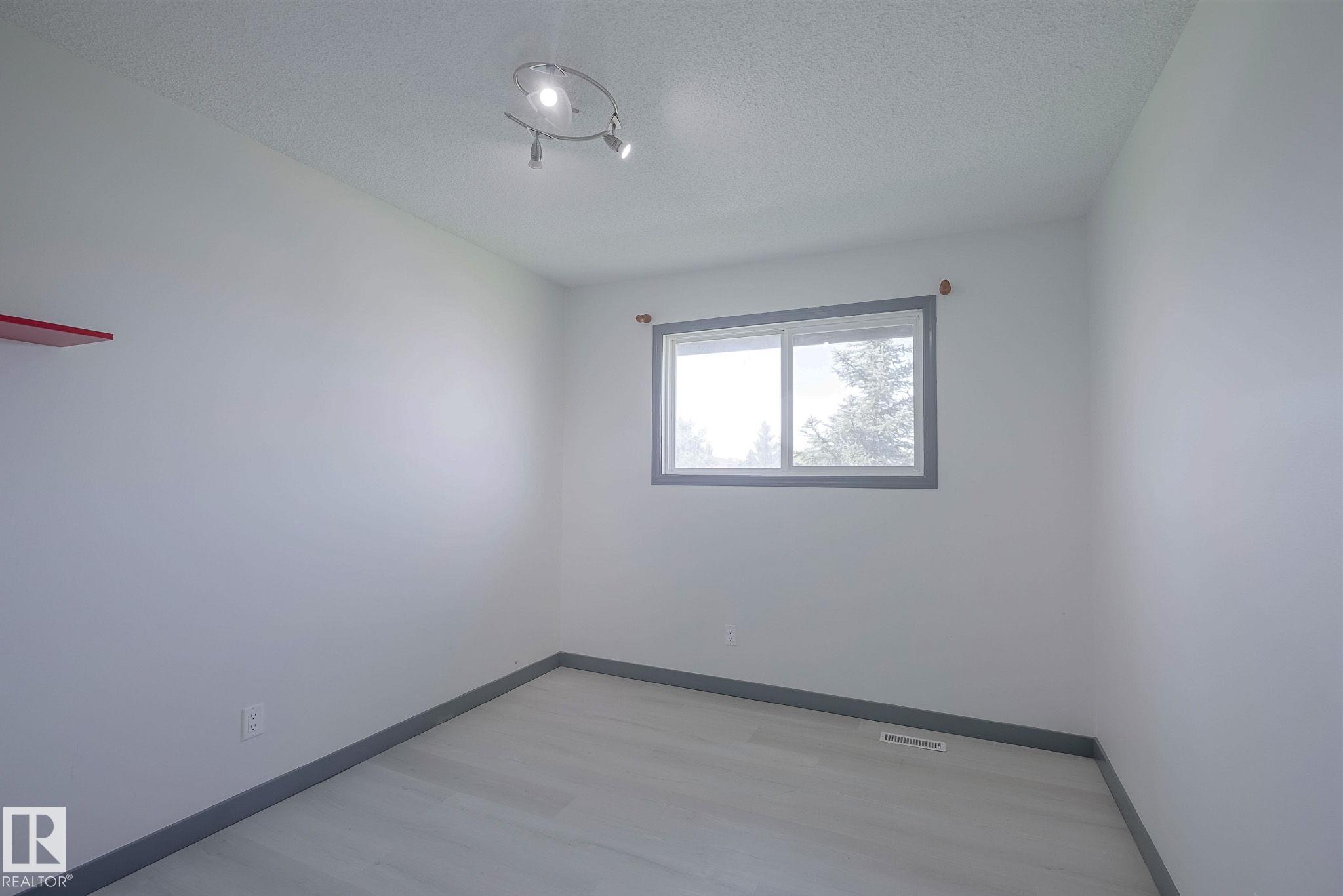 https://zimg.paragon.ice.com/ParagonImages/Property/PM/RAE/225410818/21/0/0/edcbe389b6fa15dd08ab5b2e187ddf44/1/4e450c5b7ec847c727b2156b639d1e44/225410818-5ed3f0da-c29c-4a18-8ee2-780ebbcc4093.JPG
