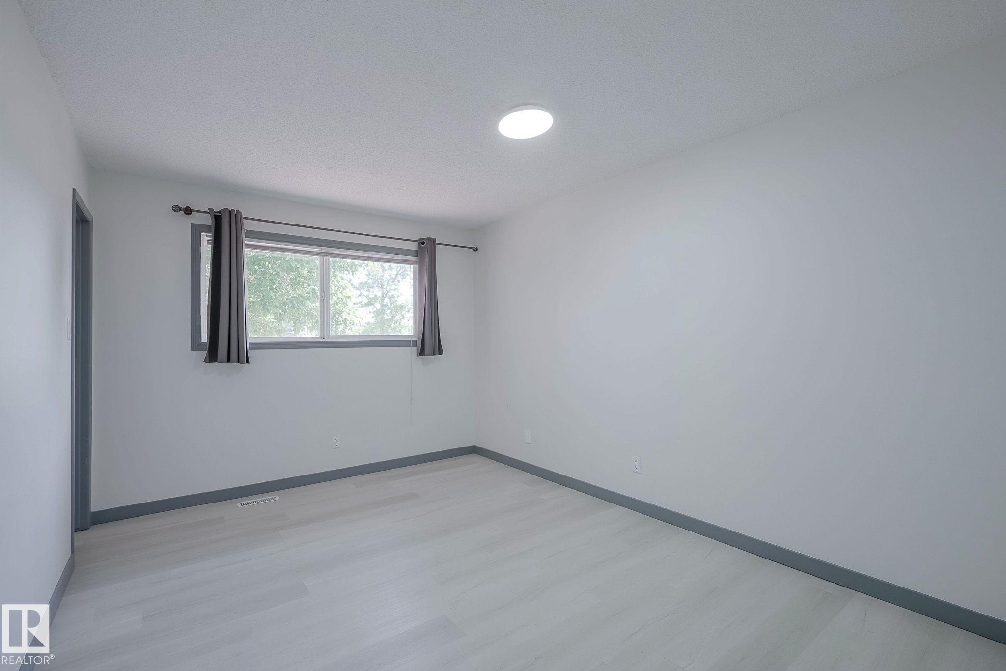 https://zimg.paragon.ice.com/ParagonImages/Property/PM/RAE/225410818/23/0/0/55c51f9df4f5082f5c836ba9e7478f23/1/4e450c5b7ec847c727b2156b639d1e44/225410818-c60cce05-f7d4-476b-9912-0430675b4507.JPG