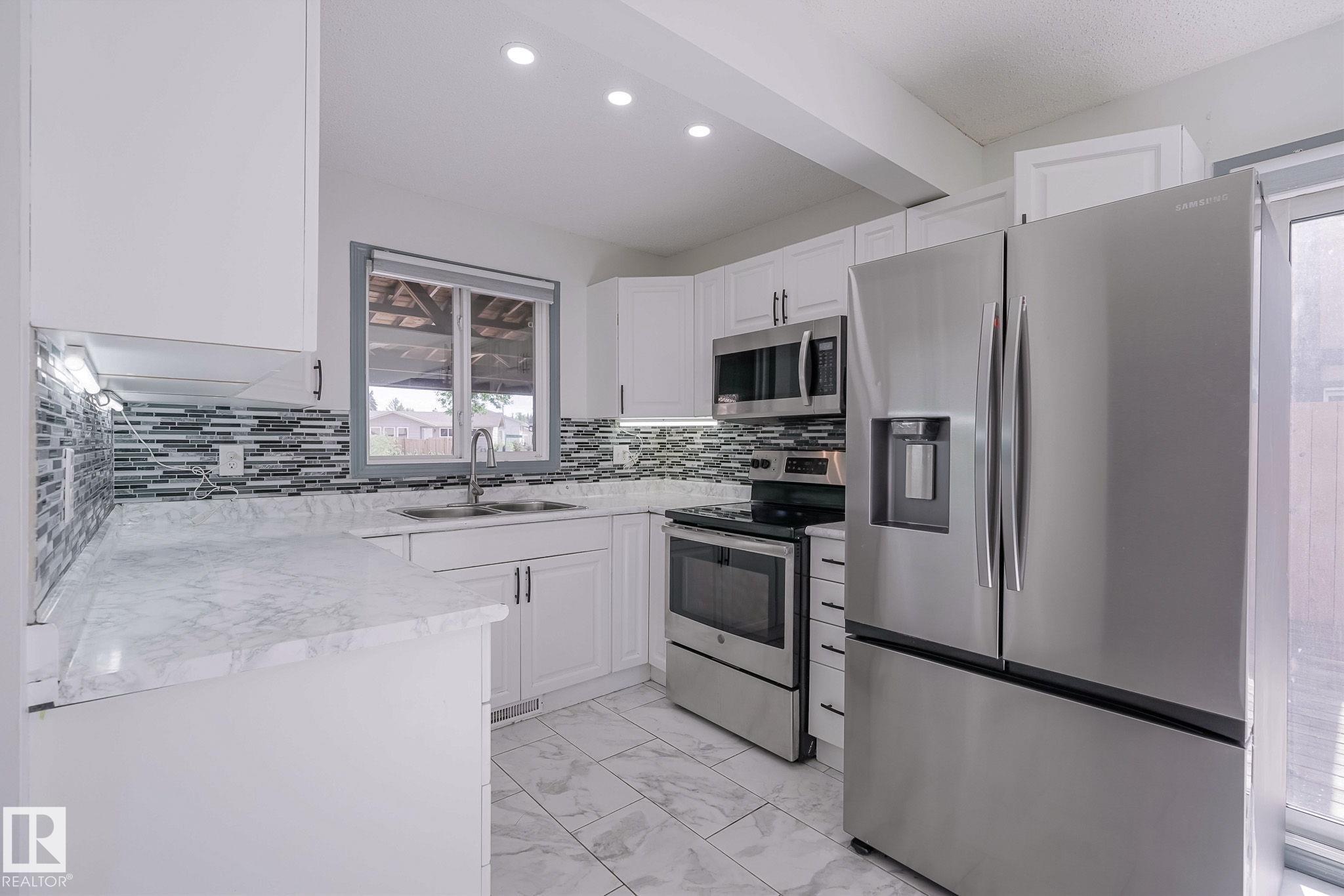 https://zimg.paragon.ice.com/ParagonImages/Property/PM/RAE/225410818/8/0/0/f1cf1bdab2c5e5b15f0c48a4857e7e41/1/4e450c5b7ec847c727b2156b639d1e44/225410818-80b33116-4029-4c18-b879-86ba2c141b9c.JPG