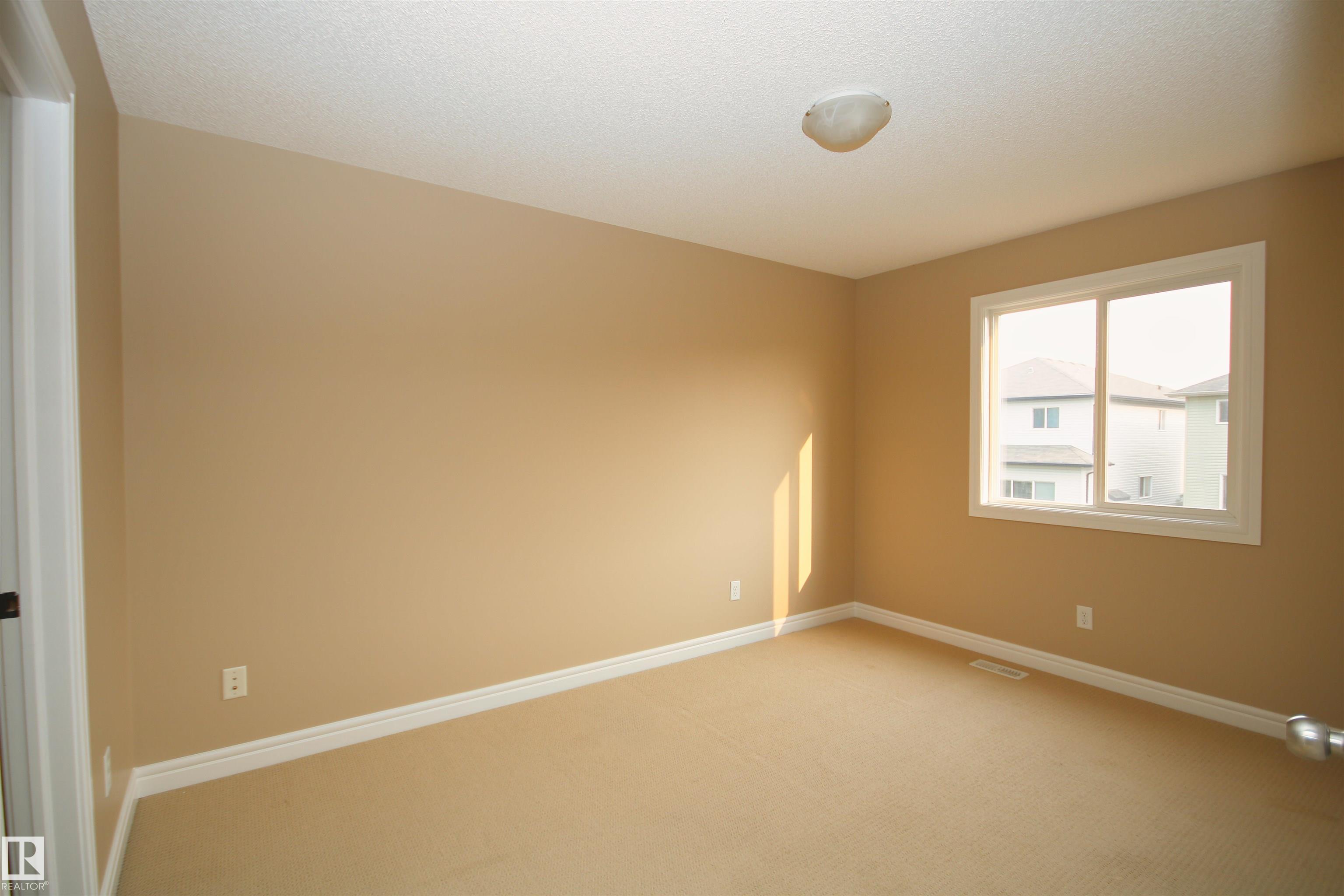 https://zimg.paragon.ice.com/ParagonImages/Property/PM/RAE/225410833/20/0/0/a8b65f6bef4faf7d586ab99691fe965a/1/be8fdb087e57b5cad2e74f2e07a1e0de/225410833-50f4aa2b-54b5-4763-8236-bb8e8ba2b330.JPG