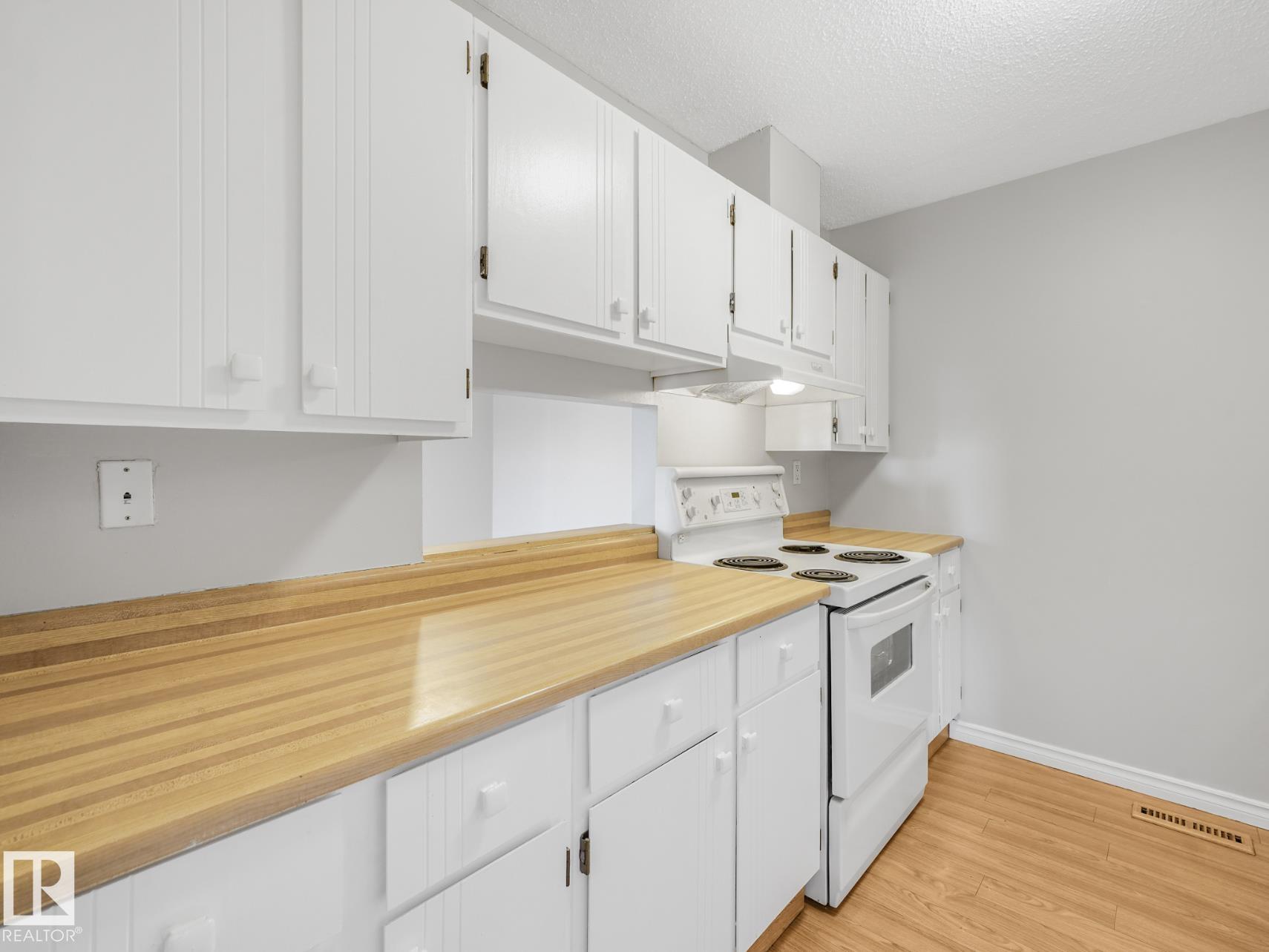 https://zimg.paragon.ice.com/ParagonImages/Property/PM/RAE/225410849/11/0/0/a1b71c6a613f587e58a376430ec6a511/1/b4ede9598498e31e6cd9ada44d041633/225410849-b64537f6-5e38-4400-8d78-86af86206c87.JPG