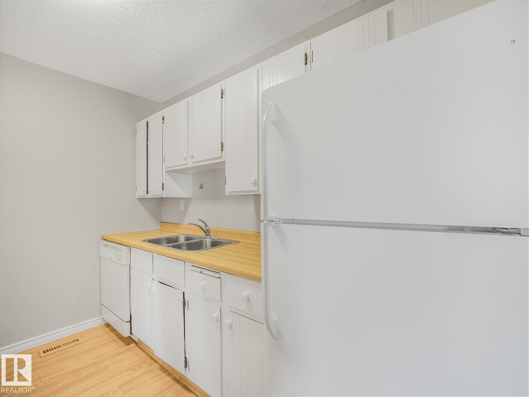 https://zimg.paragon.ice.com/ParagonImages/Property/PM/RAE/225410849/12/0/0/741e097eb7547280cac53f5015be2786/1/b4ede9598498e31e6cd9ada44d041633/225410849-68310b20-0f9e-4562-a3a8-1b8e46104fda.JPG