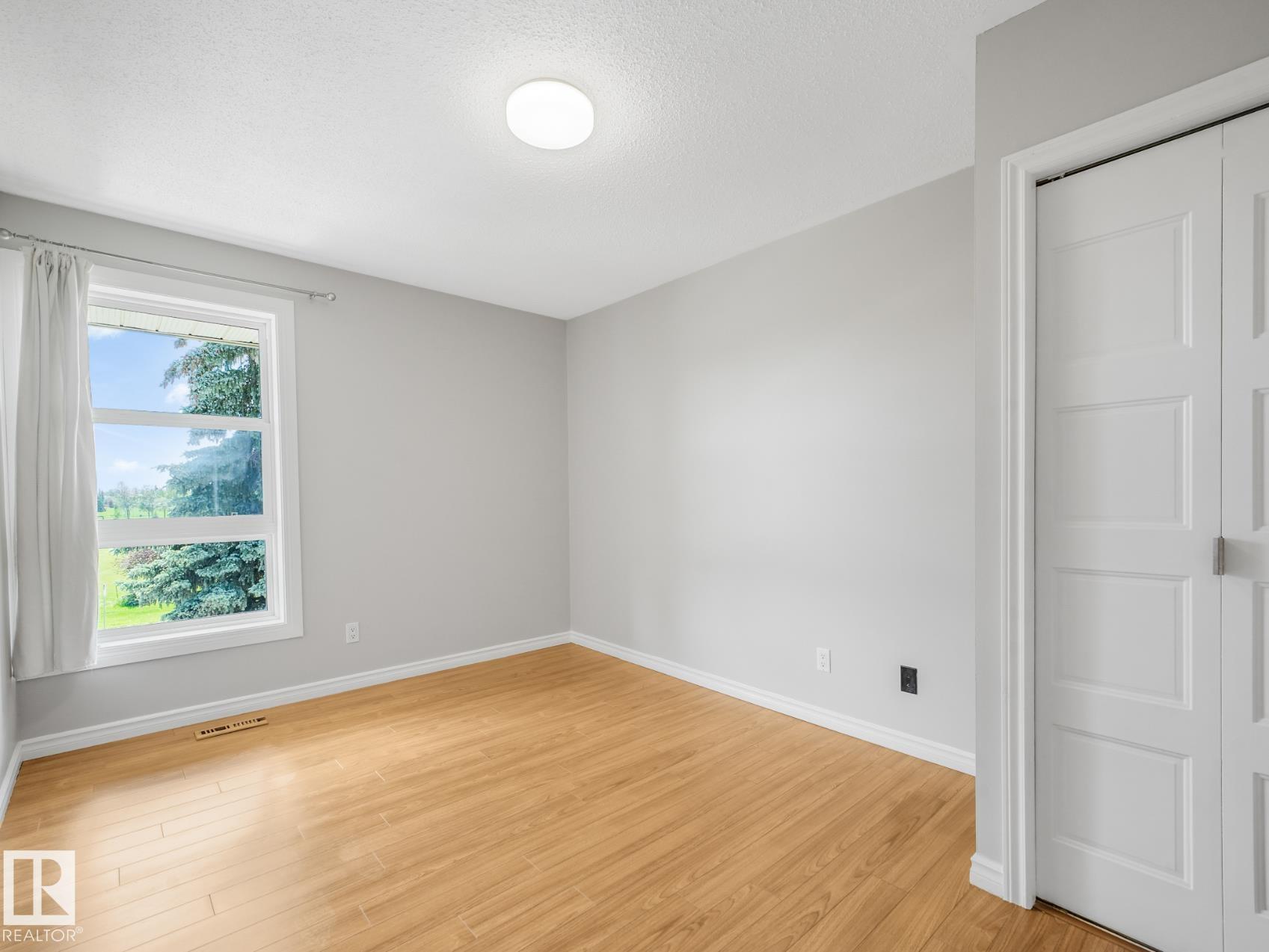 https://zimg.paragon.ice.com/ParagonImages/Property/PM/RAE/225410849/8/0/0/1ee33fc24176db09fa92e9e0beef0c51/1/b4ede9598498e31e6cd9ada44d041633/225410849-80a334dd-b62a-4367-81bf-71a976481ffc.JPG