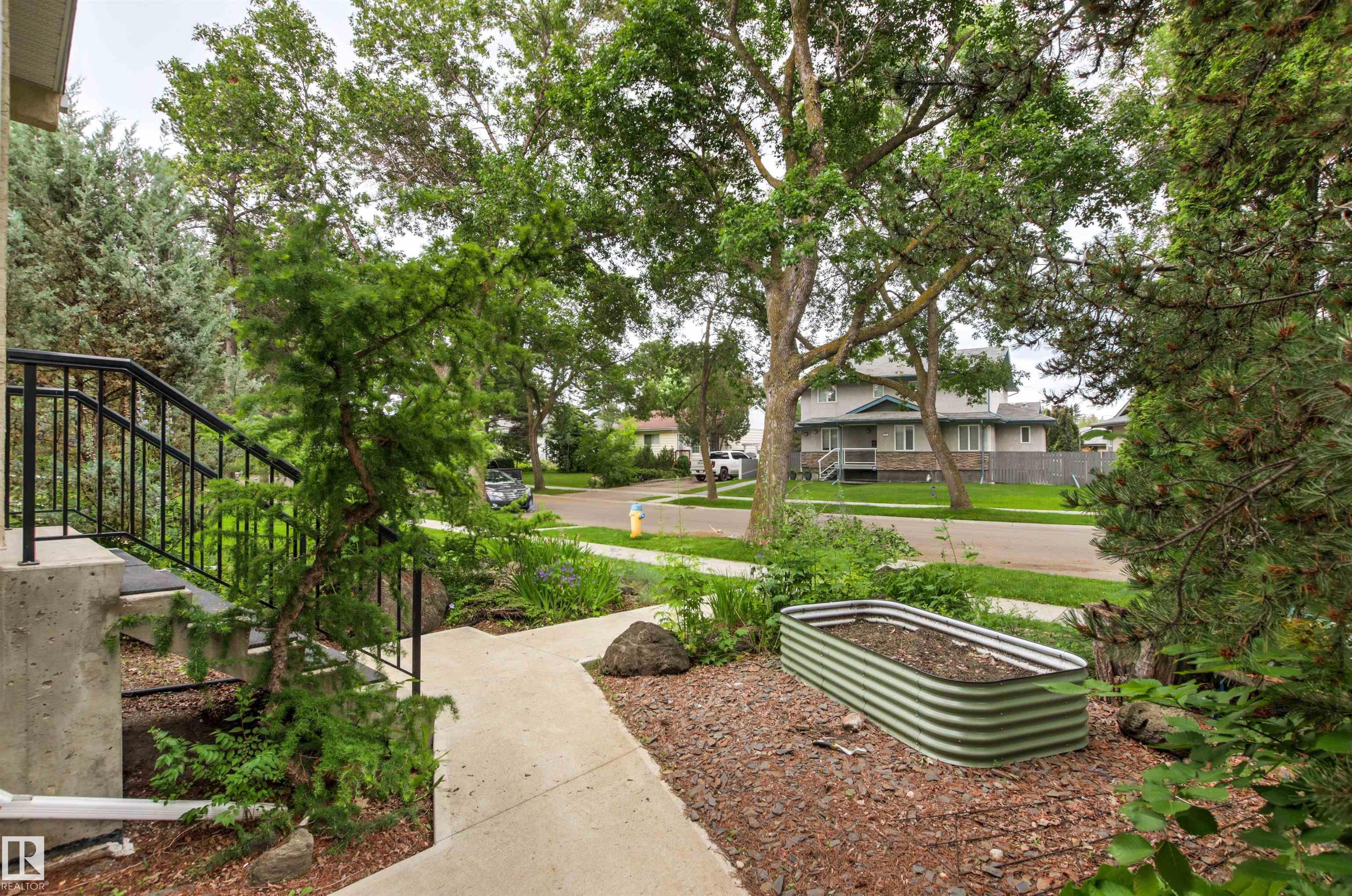 Photo 2 at 13868 110a Avenue NW, North Glenora, Edmonton