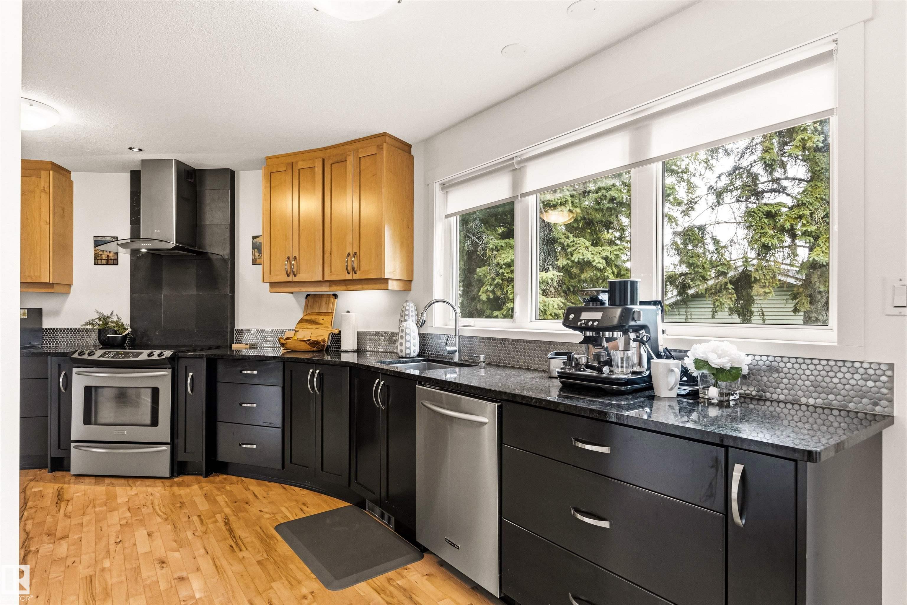 Photo 13 at 13868 110a Avenue NW, North Glenora, Edmonton