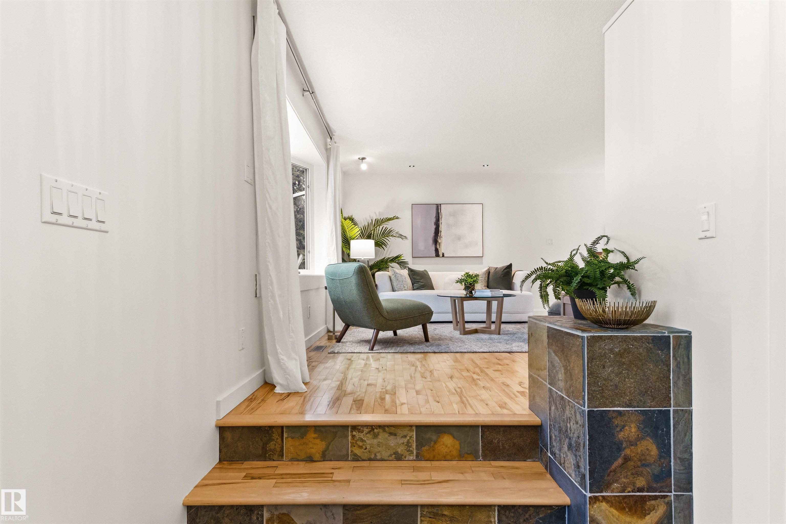 Photo 6 at 13868 110a Avenue NW, North Glenora, Edmonton