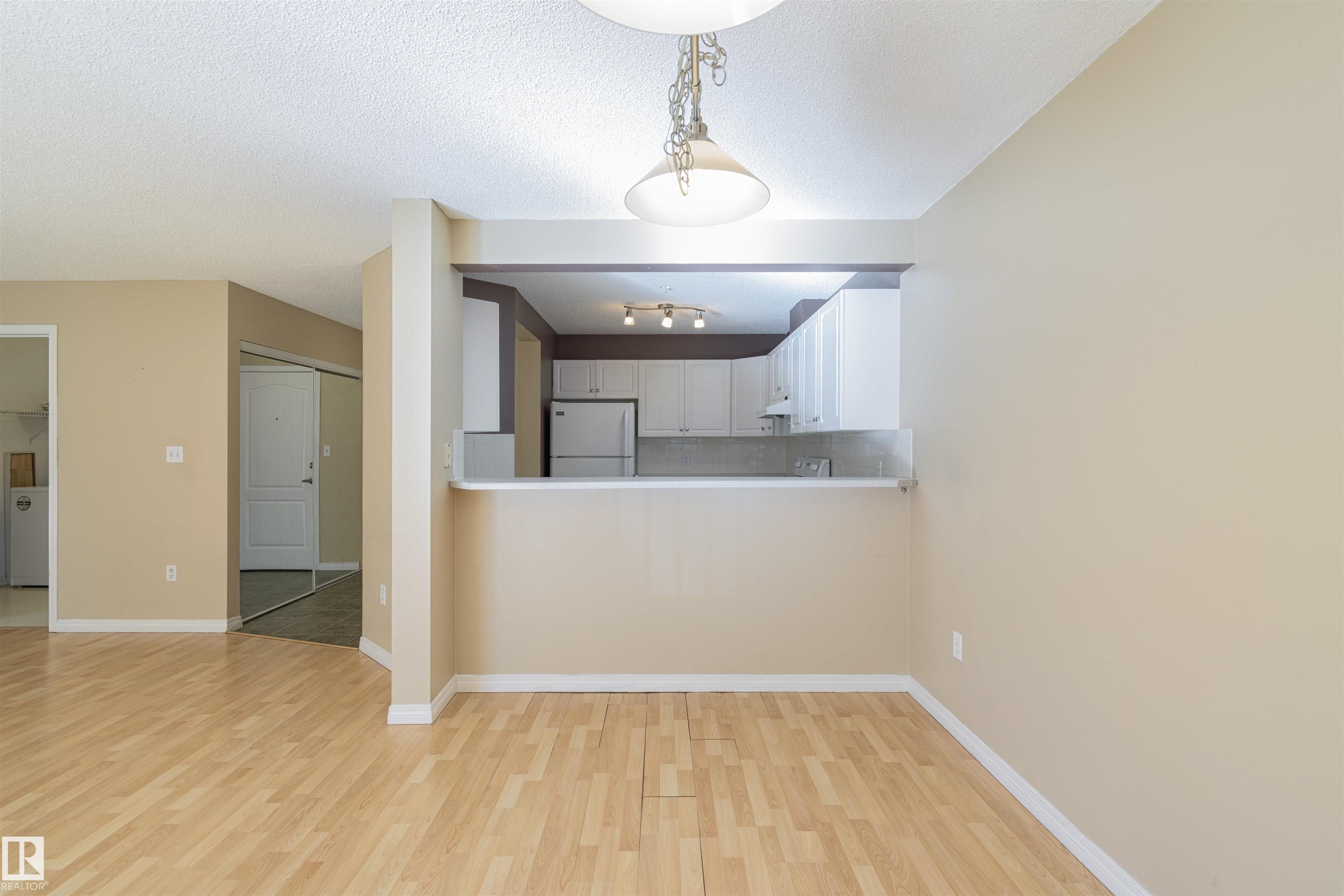 https://zimg.paragon.ice.com/ParagonImages/Property/PM/RAE/225410883/14/0/0/6ce57f46d23d3e8429a38ff93ab928b5/1/798c6773fca8c1701a17f5a595dce097/225410883-D7076338-A7EF-4B10-AB72-507EB550FF50.JPG