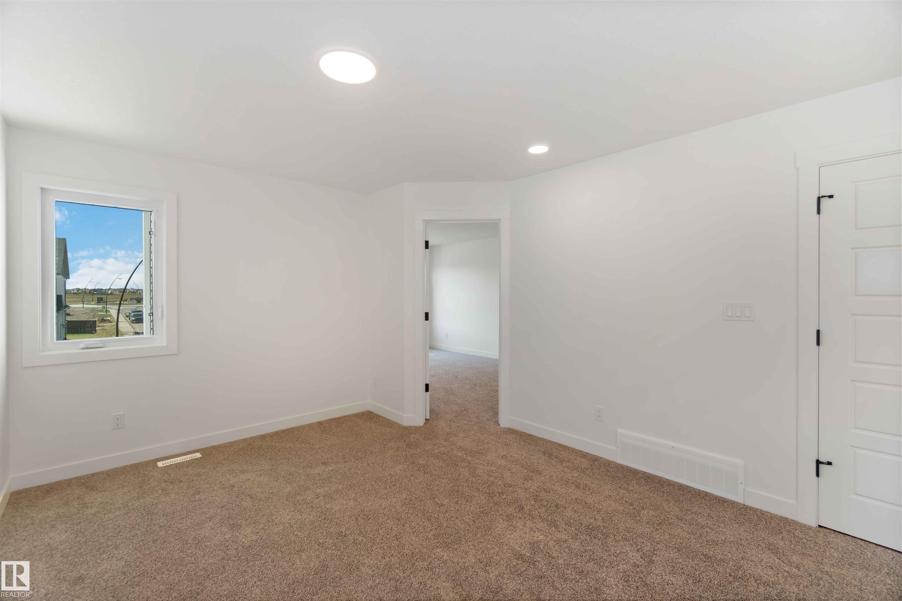 https://zimg.paragon.ice.com/ParagonImages/Property/PM/RAE/225410889/37/0/0/3fd7881655e047aac3c15a949b74a690/1/c8d4c1a16ae2420700643eb34e26ebc4/225410889-E1DE75D2-C8BE-4832-911F-0329788CC325.JPG