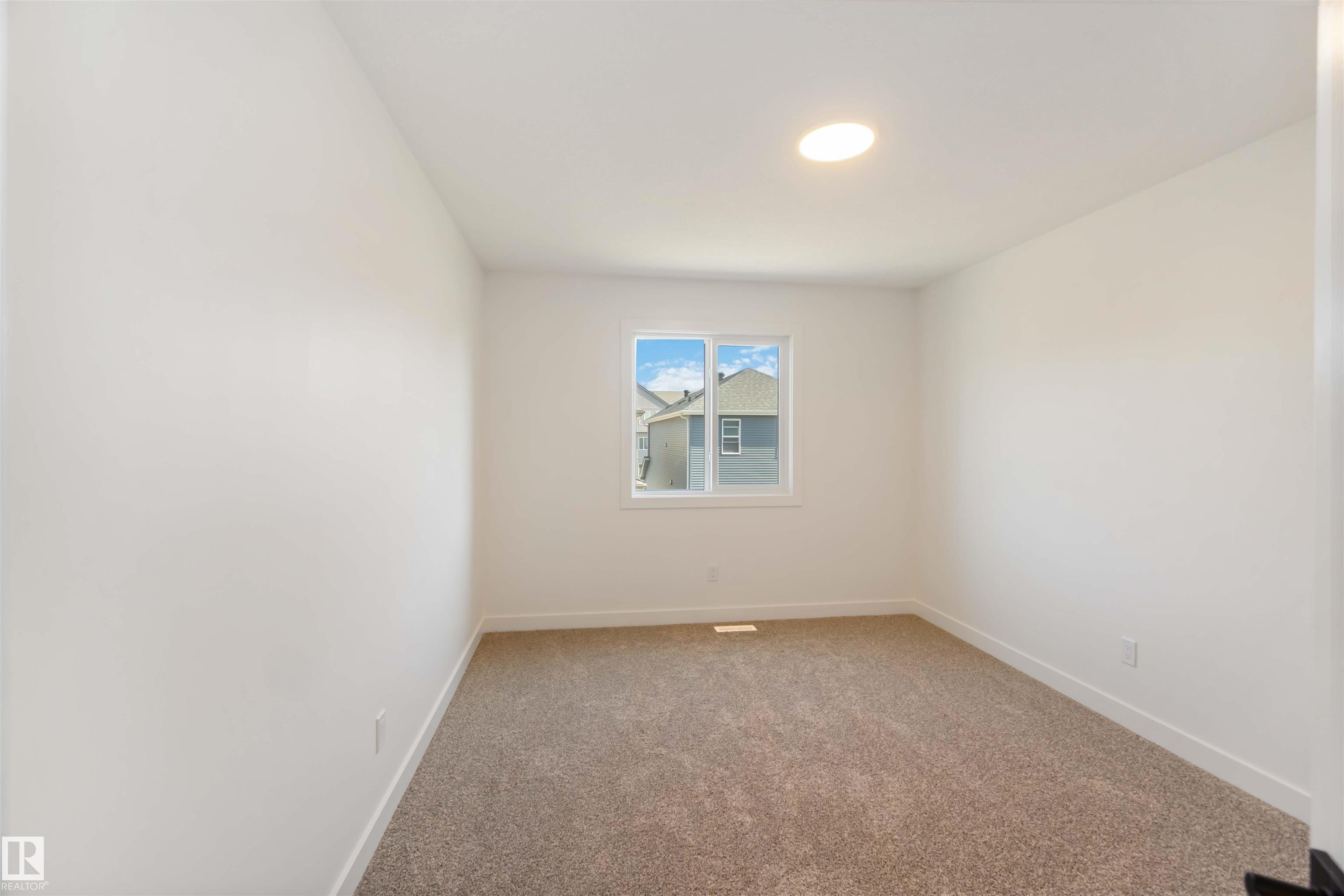 https://zimg.paragon.ice.com/ParagonImages/Property/PM/RAE/225410889/42/0/0/613baefc72539cfc6703465d1ccbb87a/1/c8d4c1a16ae2420700643eb34e26ebc4/225410889-97FC67E1-BD02-45C3-80E4-5BC6E1464D55.JPG