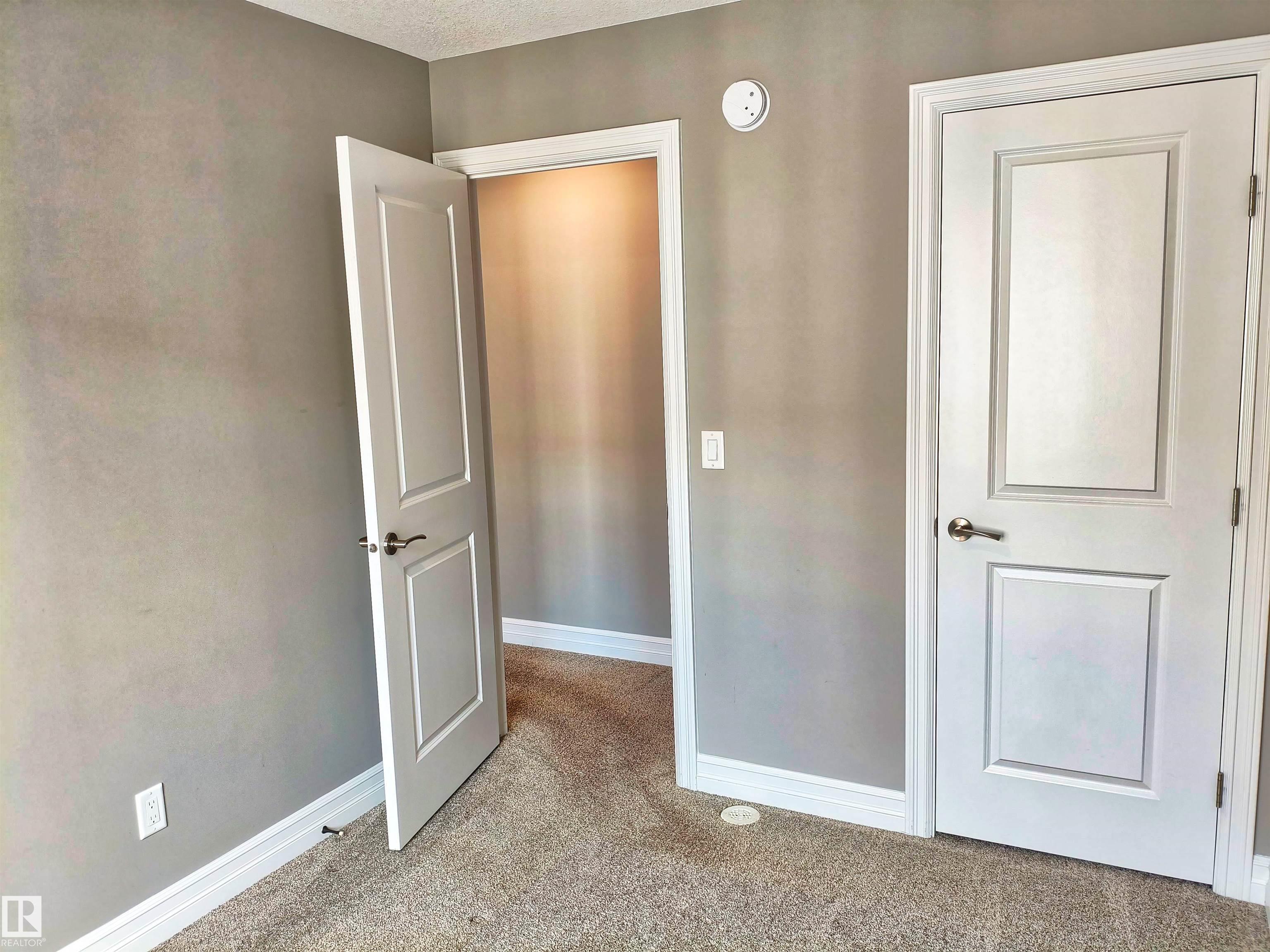 https://zimg.paragon.ice.com/ParagonImages/Property/PM/RAE/225410918/26/0/0/7086030c3de7091367cbe91a69ee69a0/1/243d449ef9ae8f69e7c6a365817597c7/225410918-1bc62759-8994-401a-a9f4-27fb0c893524.JPG