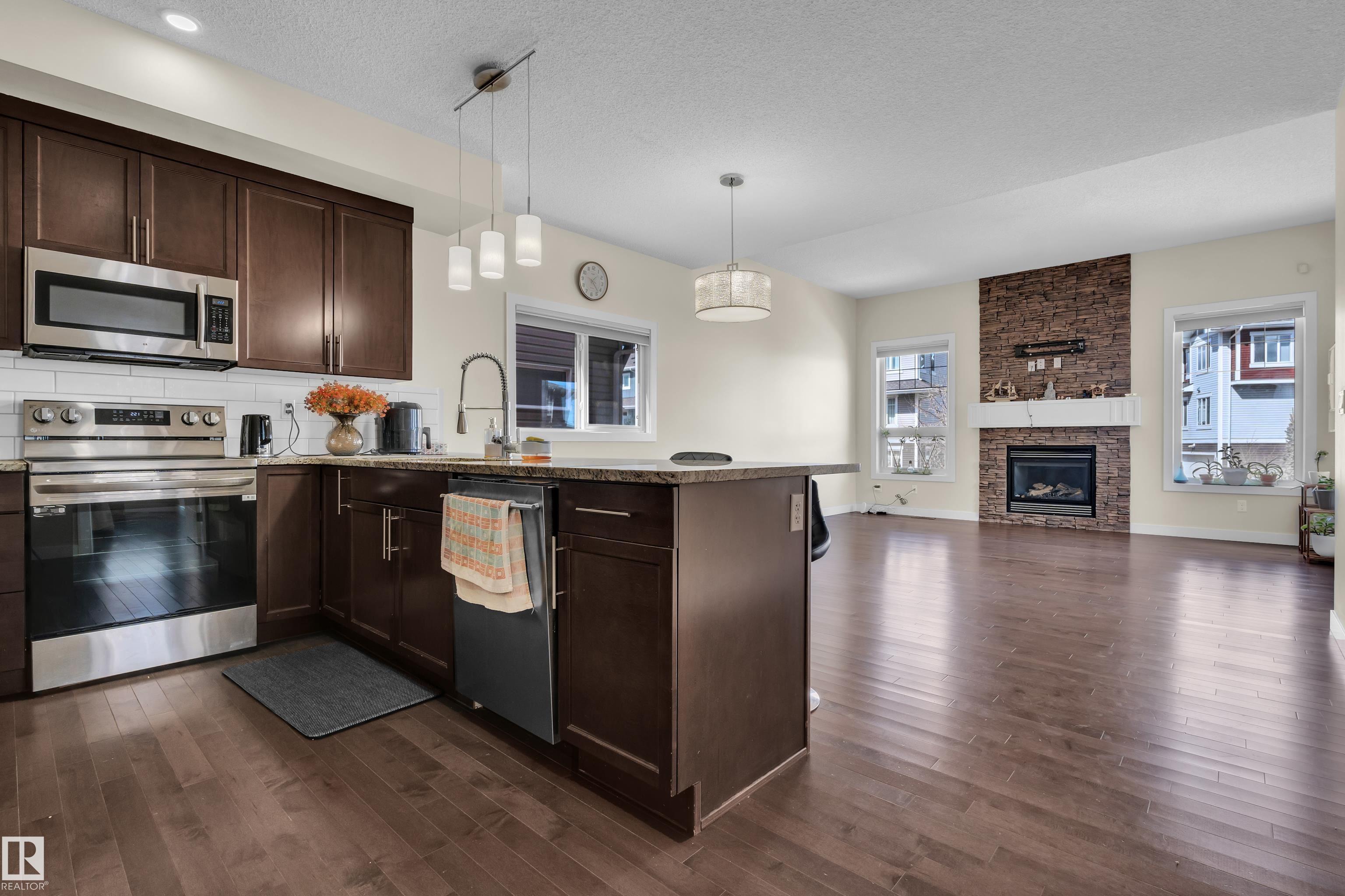 https://zimg.paragon.ice.com/ParagonImages/Property/PM/RAE/225410938/11/0/0/32d3747c0a8ee6f83be362551500b7c1/1/110623e28b2ae5a8fa3e66b30a72ece4/225410938-f23c1cd6-d655-434c-9e21-bbdd2087c60b.JPG