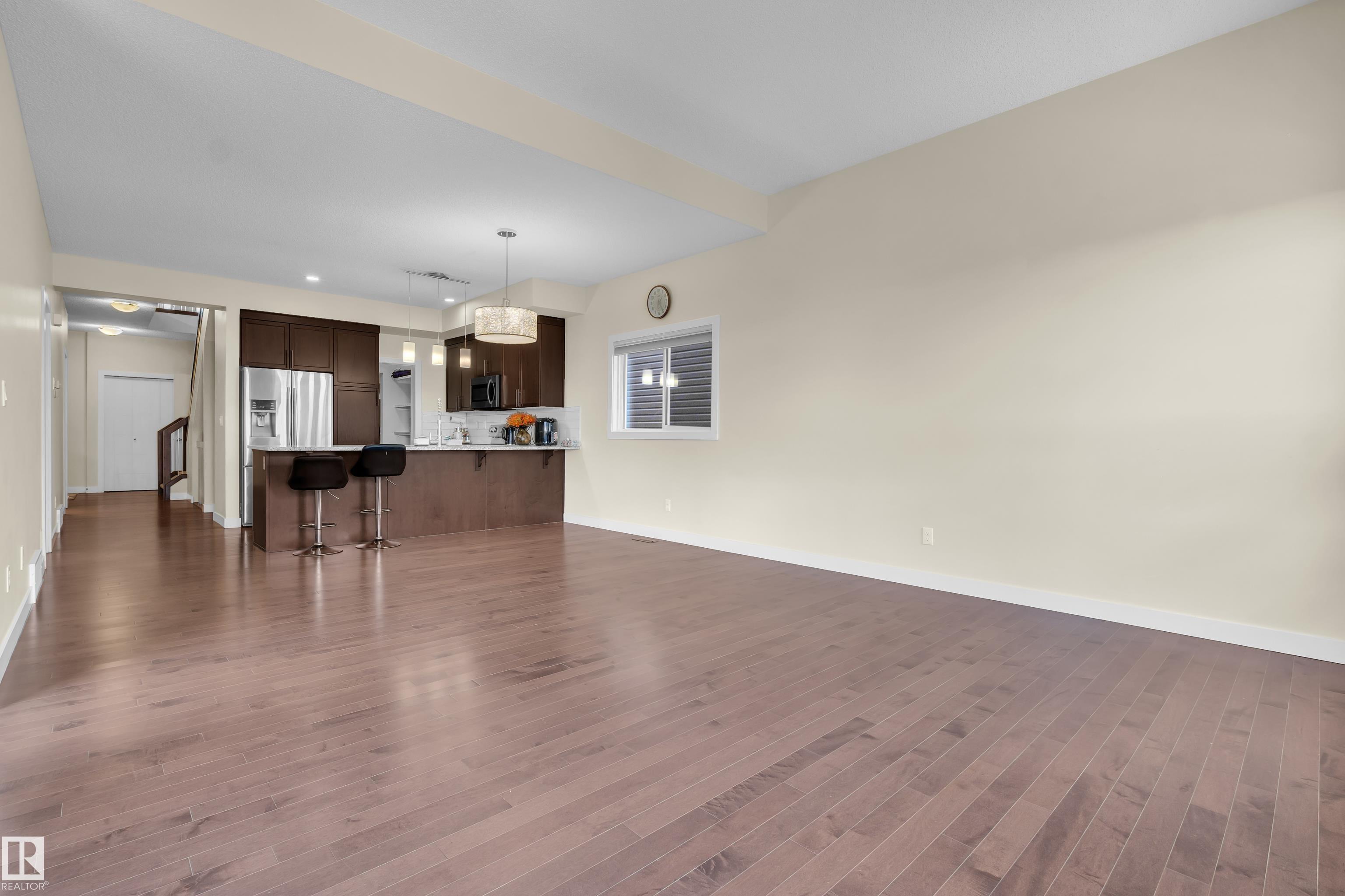https://zimg.paragon.ice.com/ParagonImages/Property/PM/RAE/225410938/19/0/0/16b8dd8c1ffbce19cec2b7a7a693aa2f/1/110623e28b2ae5a8fa3e66b30a72ece4/225410938-c724ad96-c35f-4879-b582-4edb8d4bf075.JPG