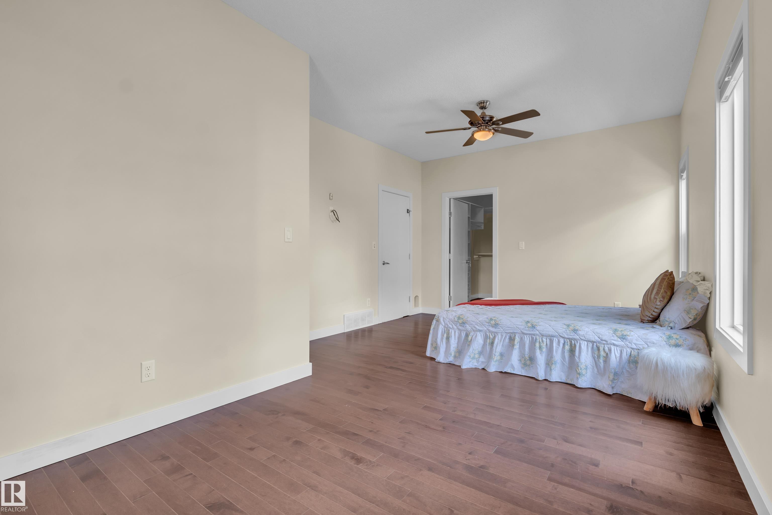 https://zimg.paragon.ice.com/ParagonImages/Property/PM/RAE/225410938/23/0/0/106334425be8133a2cecf76a253855eb/1/110623e28b2ae5a8fa3e66b30a72ece4/225410938-eafe64cd-0d0d-4d29-b5b1-0e2aa72c0873.JPG