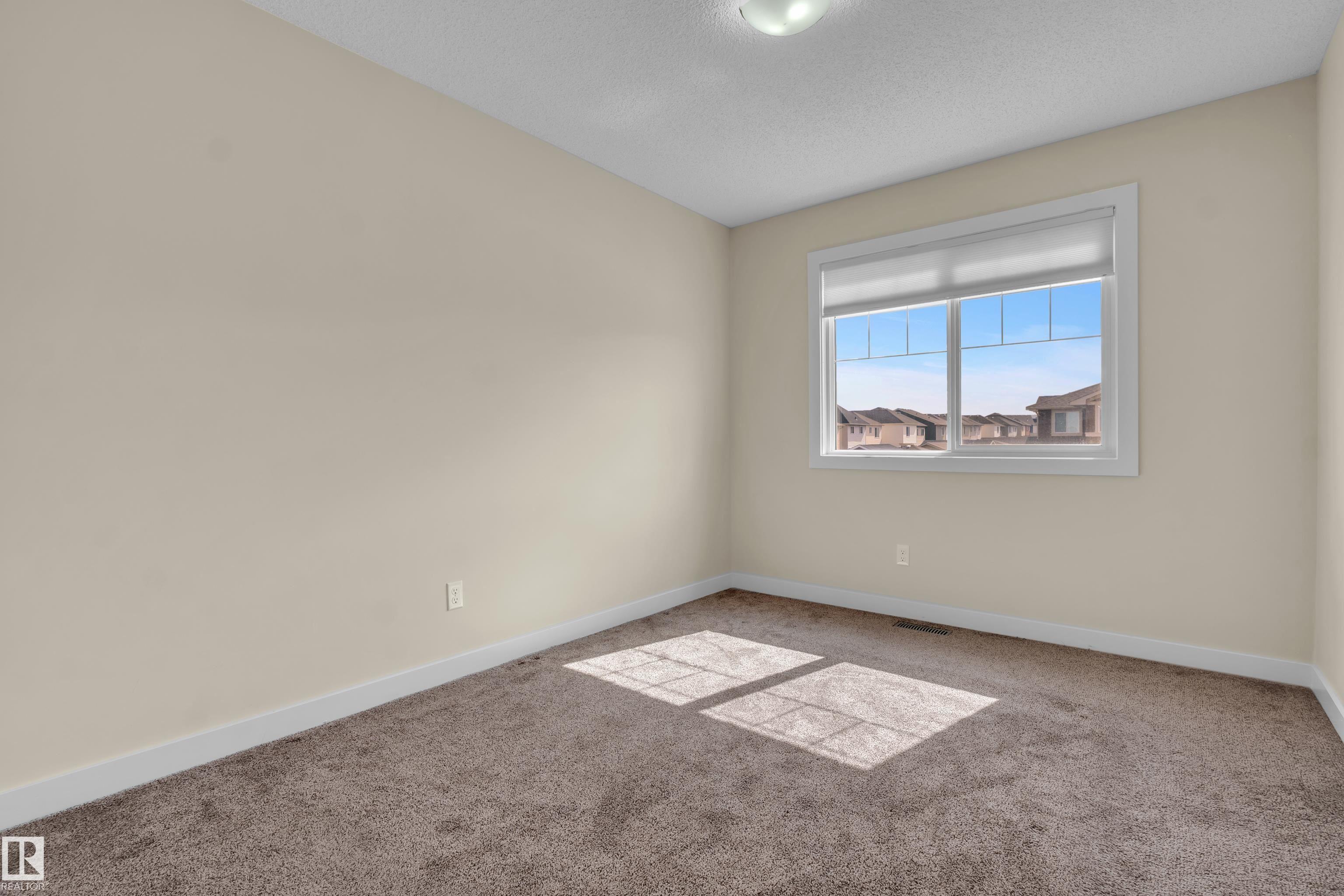 https://zimg.paragon.ice.com/ParagonImages/Property/PM/RAE/225410938/38/0/0/2deaa1c929fcdf41ffcc55f2fffab60b/1/110623e28b2ae5a8fa3e66b30a72ece4/225410938-ed17fb51-f5eb-406a-a9ee-9df767695e7d.JPG