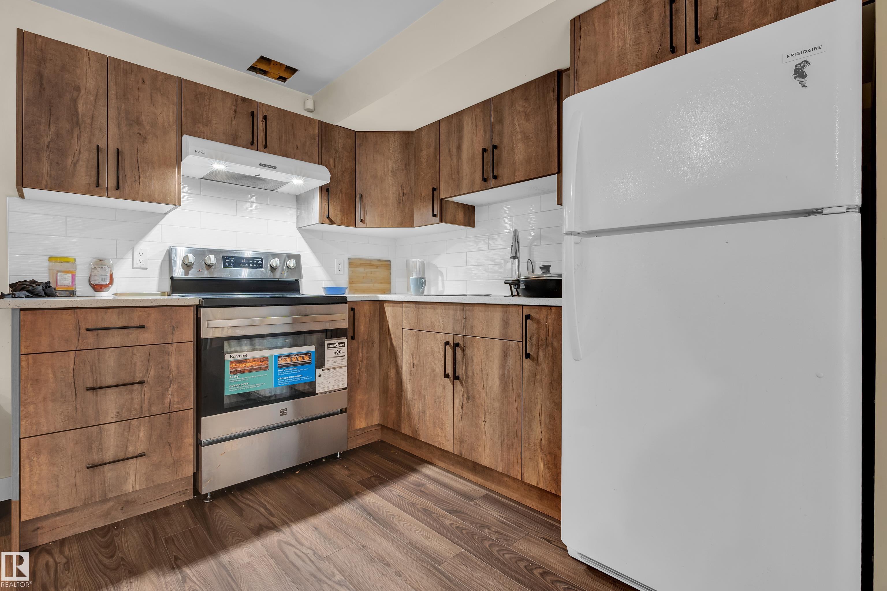 https://zimg.paragon.ice.com/ParagonImages/Property/PM/RAE/225410938/44/0/0/9fe95e44c19f64608ac260d6f2b3cf48/1/110623e28b2ae5a8fa3e66b30a72ece4/225410938-1f5e9fd6-d3ed-434b-ac56-20f4cb74d58b.JPG