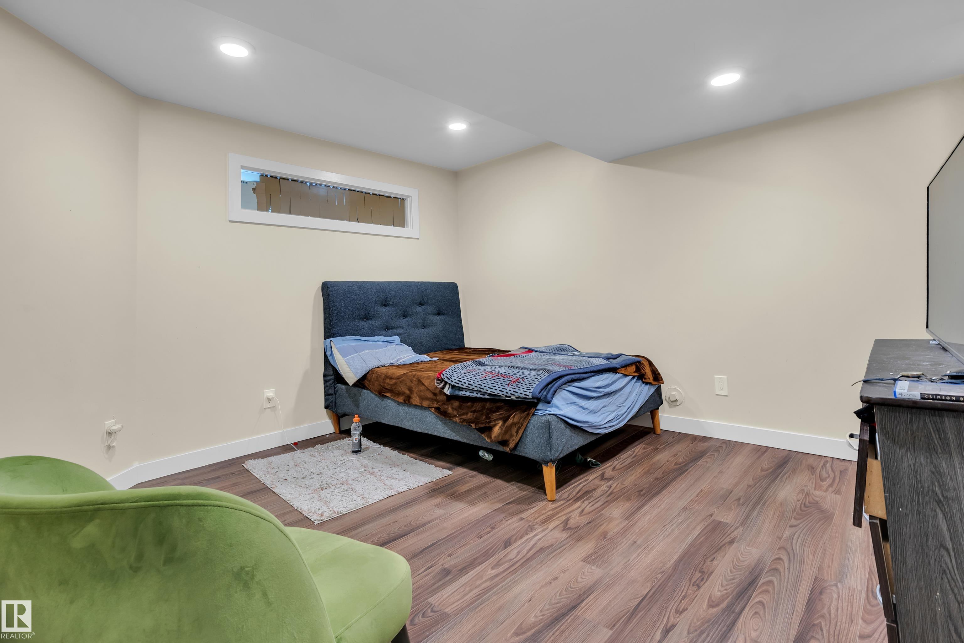 https://zimg.paragon.ice.com/ParagonImages/Property/PM/RAE/225410938/48/0/0/0c734586e4d30c4c3714ae791ea59411/1/110623e28b2ae5a8fa3e66b30a72ece4/225410938-ca85f366-556b-42c4-b7a4-51f32972df02.JPG