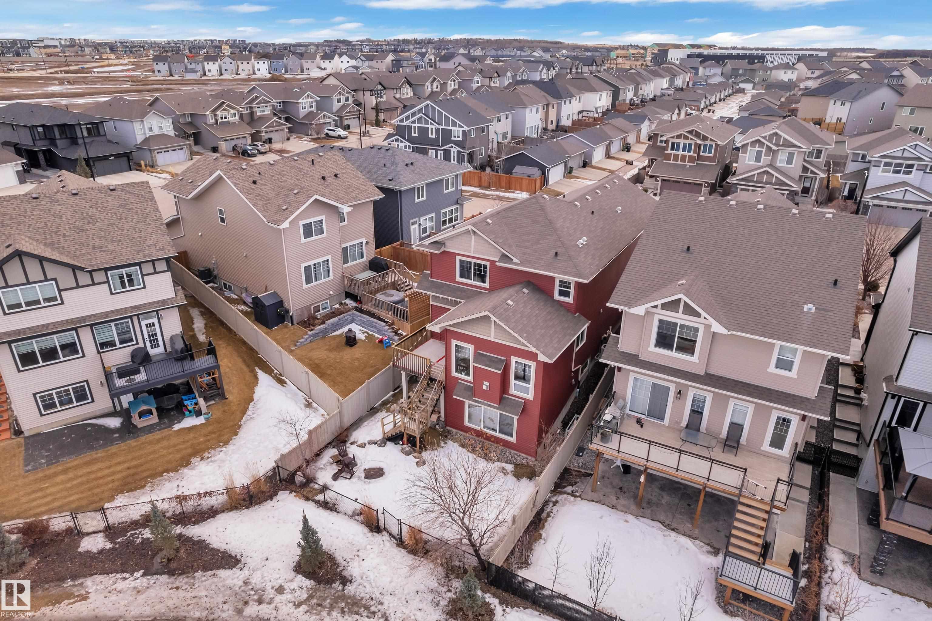 https://zimg.paragon.ice.com/ParagonImages/Property/PM/RAE/225410938/50/0/0/d1e8c6bf380978915603dc0d0bb98c63/1/110623e28b2ae5a8fa3e66b30a72ece4/225410938-355bb84e-07fd-46be-ab56-7050b6d300e1.JPG